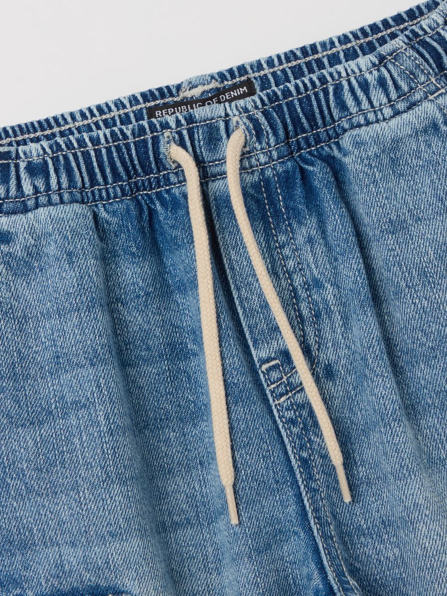 Cargo Bermuda shorts in denim with drawstring_2