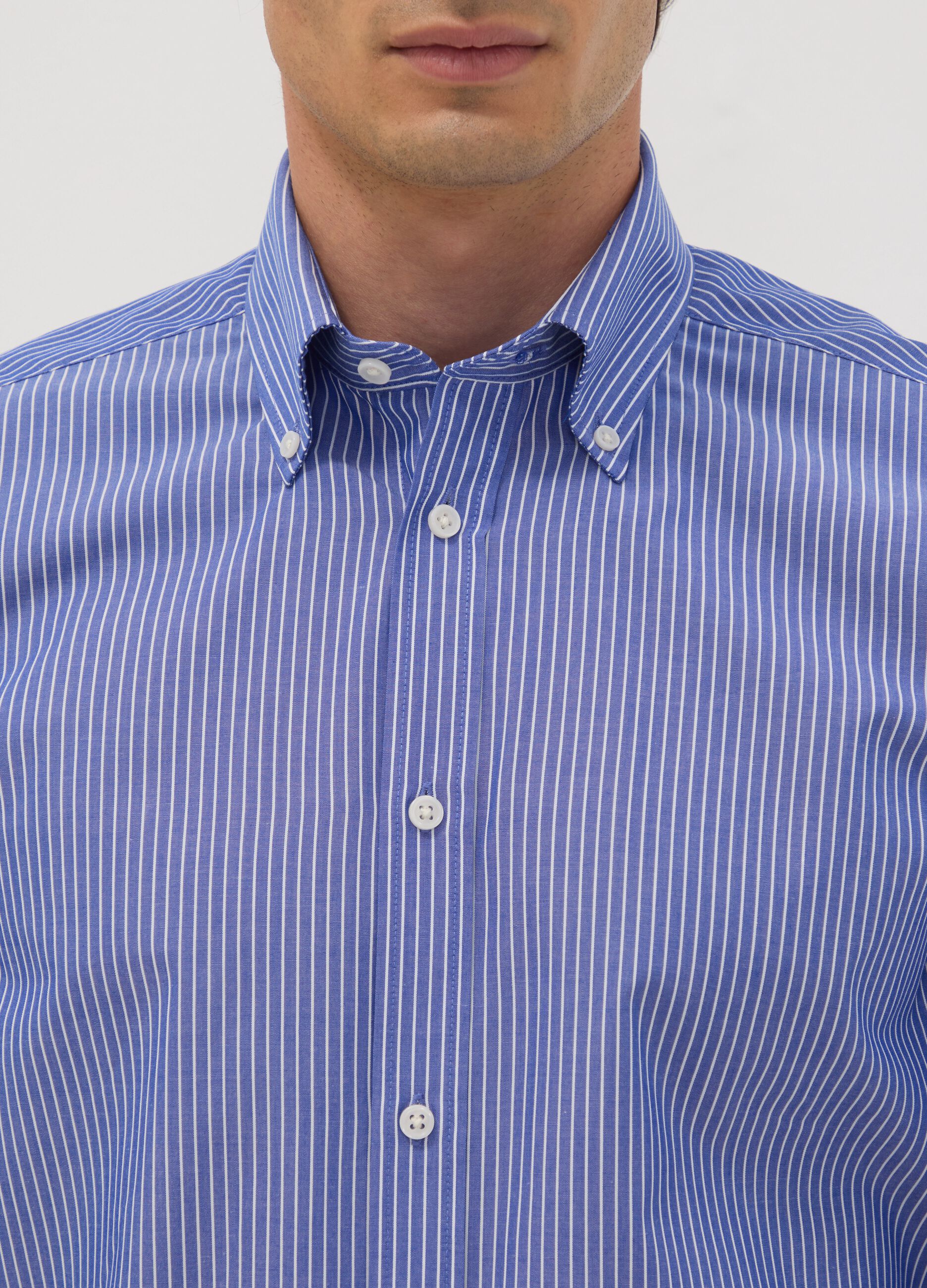 Blue cotton-blend button-down collar shirt, slim fit, easy iron