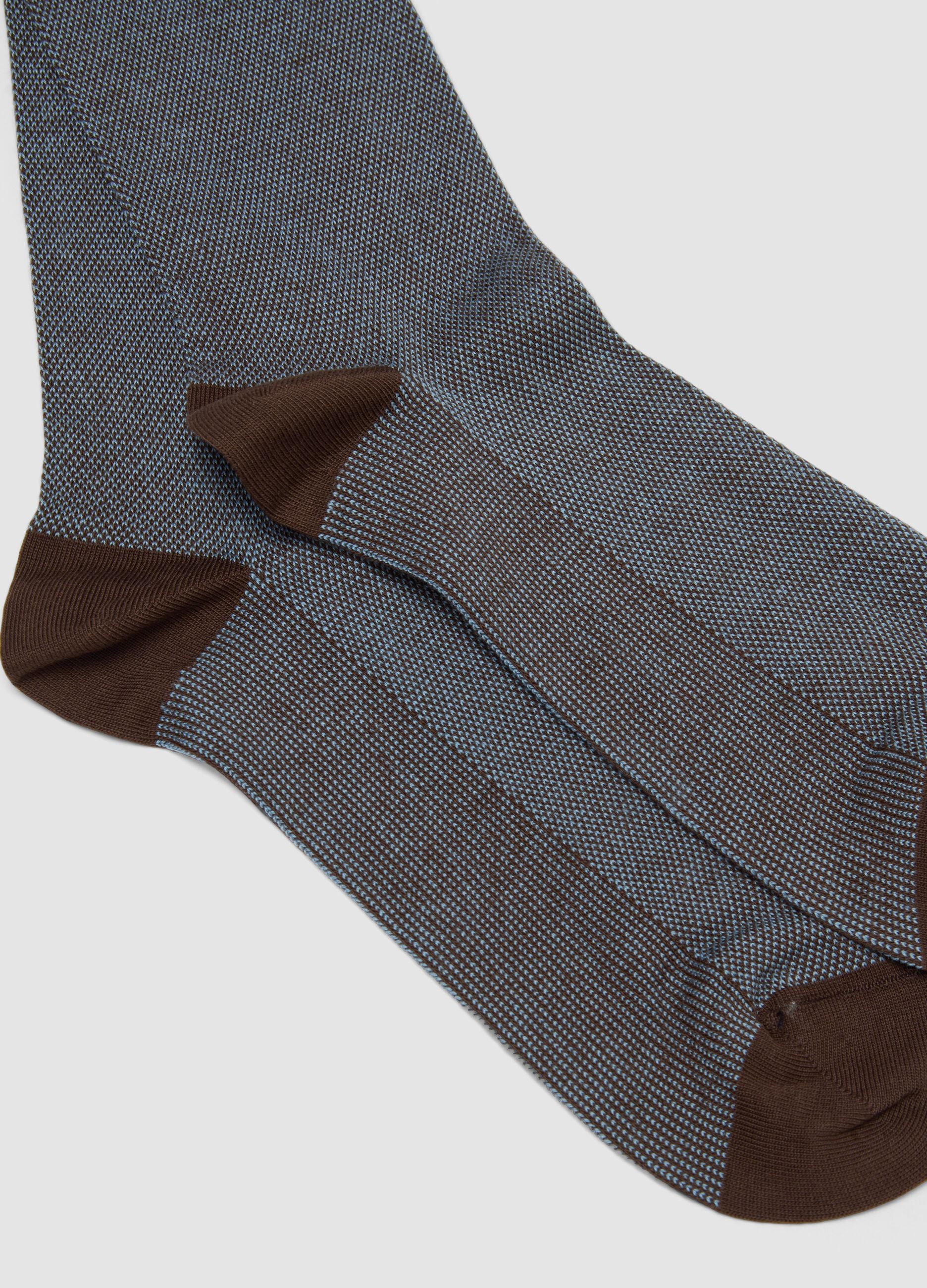 Men&rsquo;s brown long socks in stretch cotton