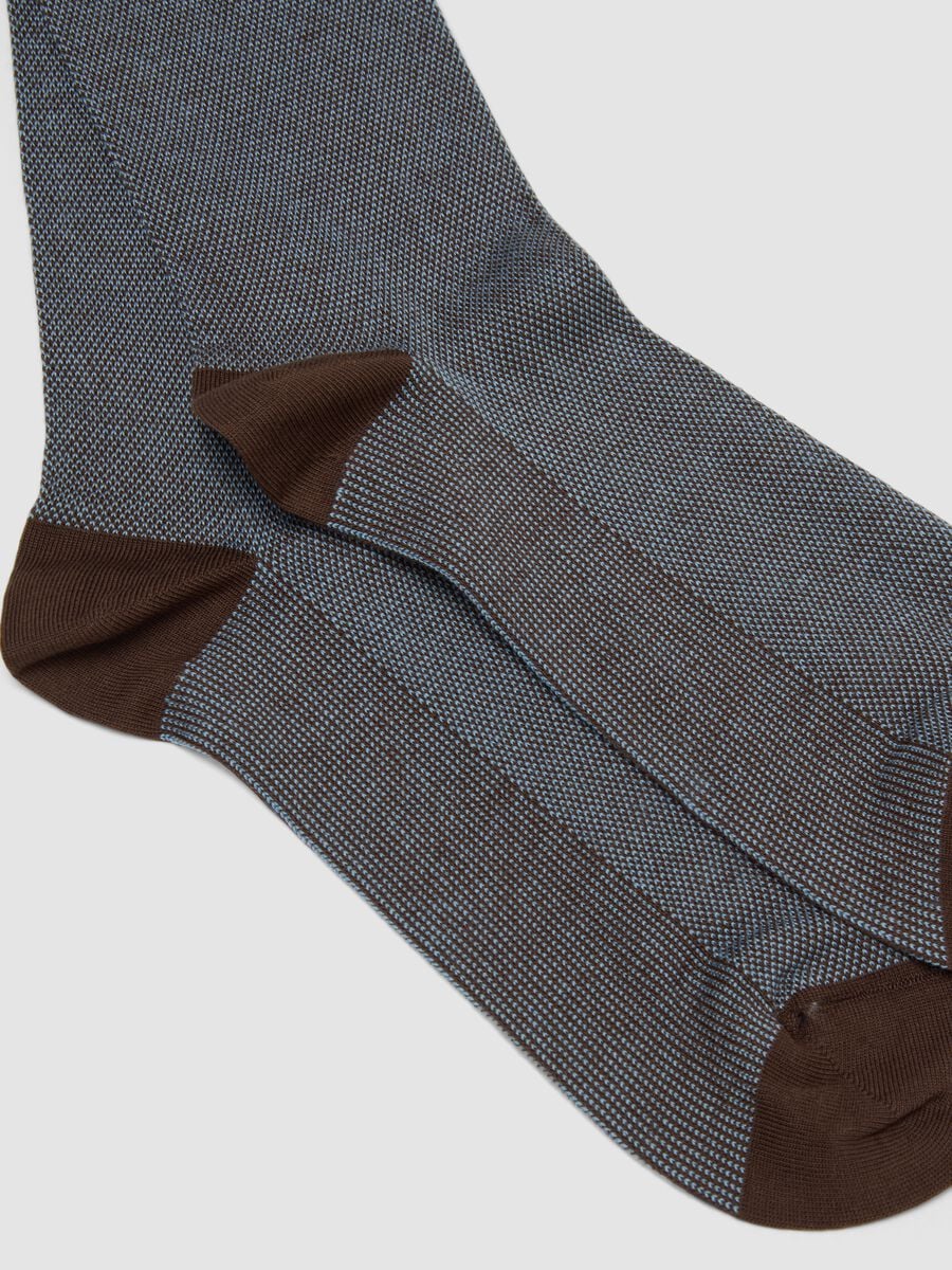 Men&rsquo;s brown long socks in stretch cotton_2