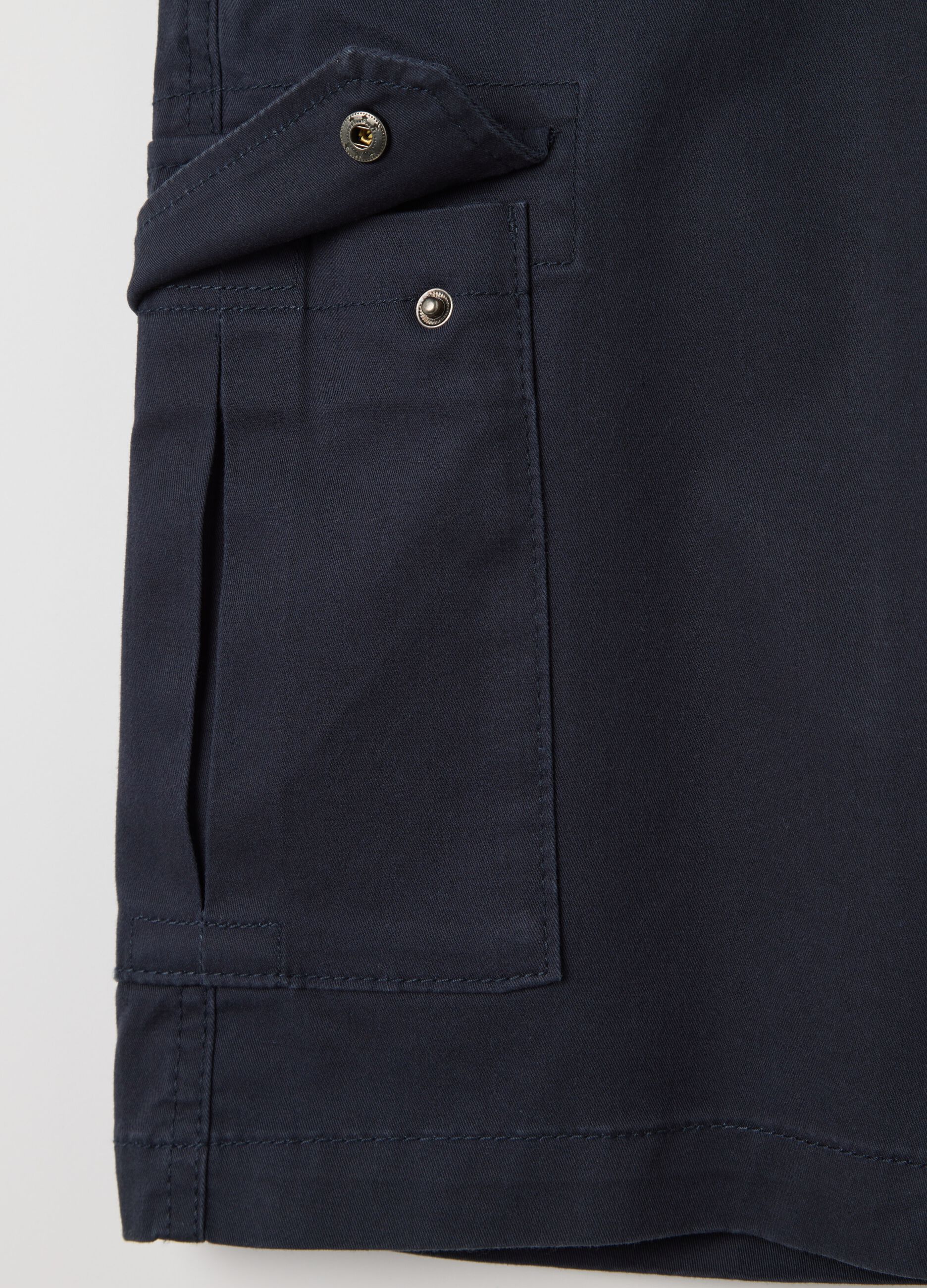 Blue stretch cotton cargo Bermuda shorts