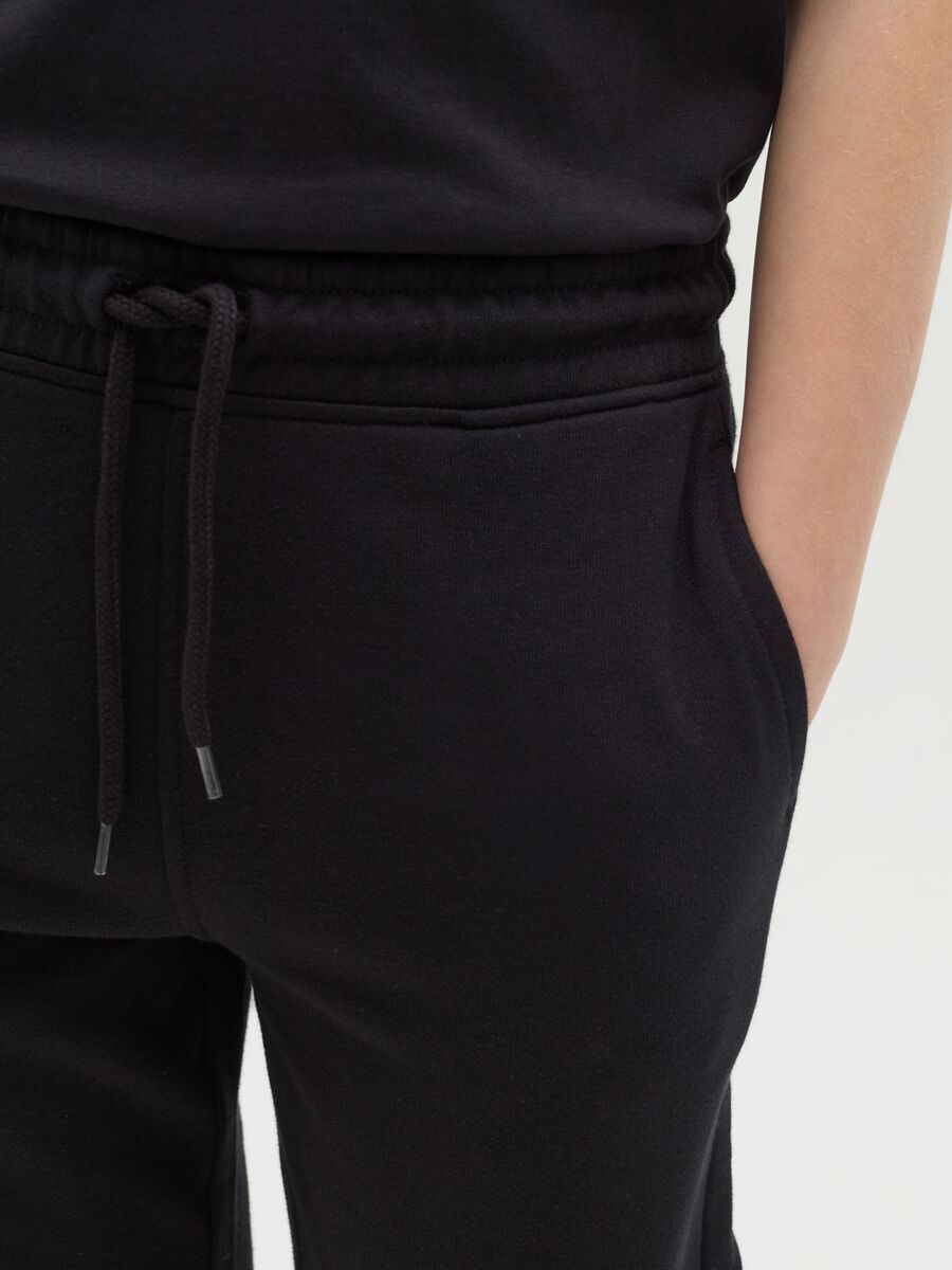 Slim-fit joggers with drawstring_3