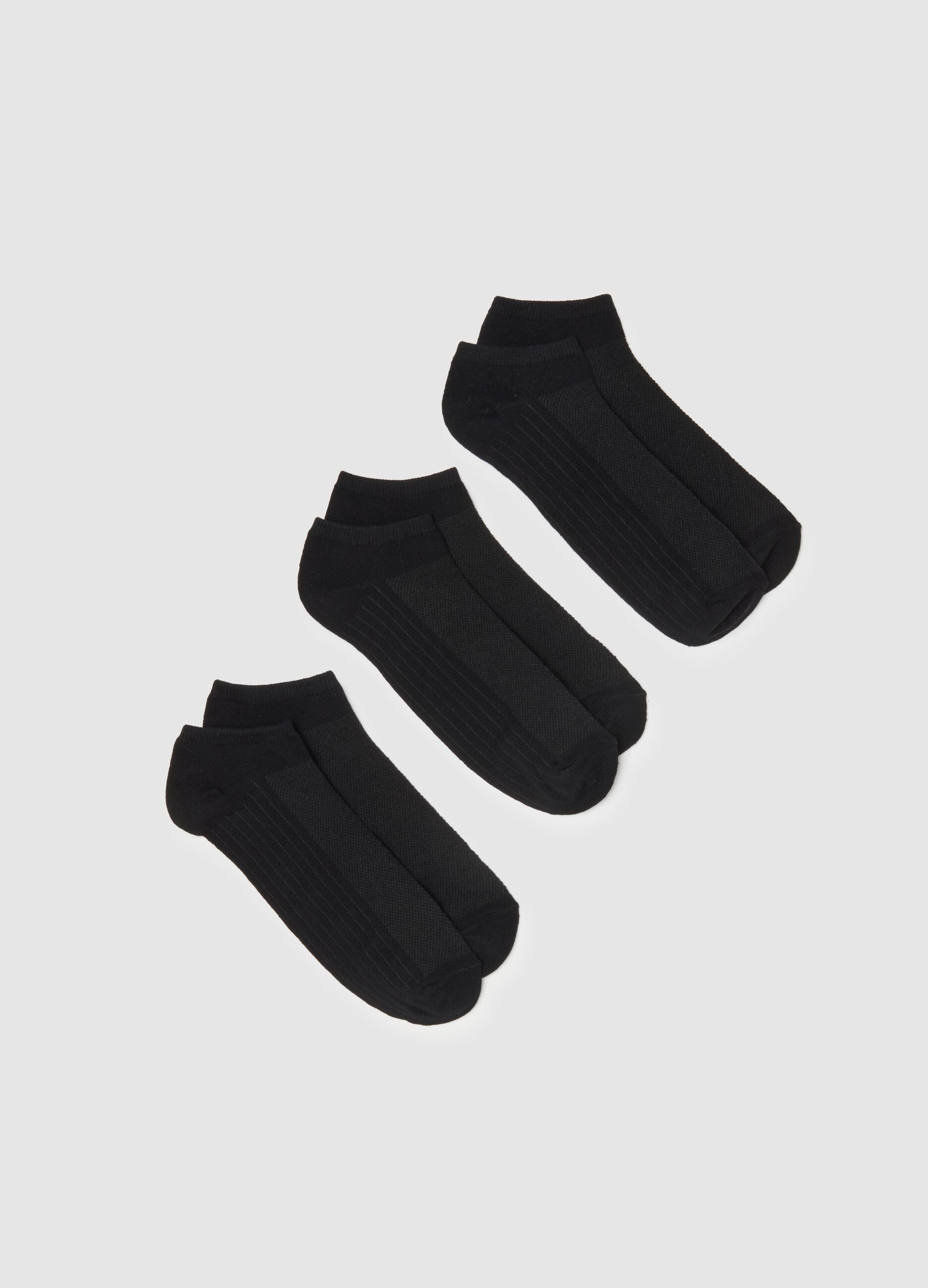 Triple pack of black cotton blend ankle sports socks regular fit