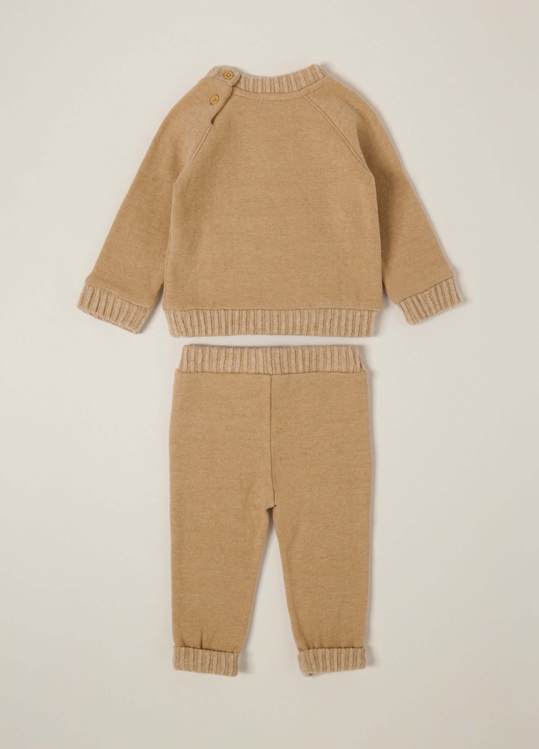 Brown newborn set
