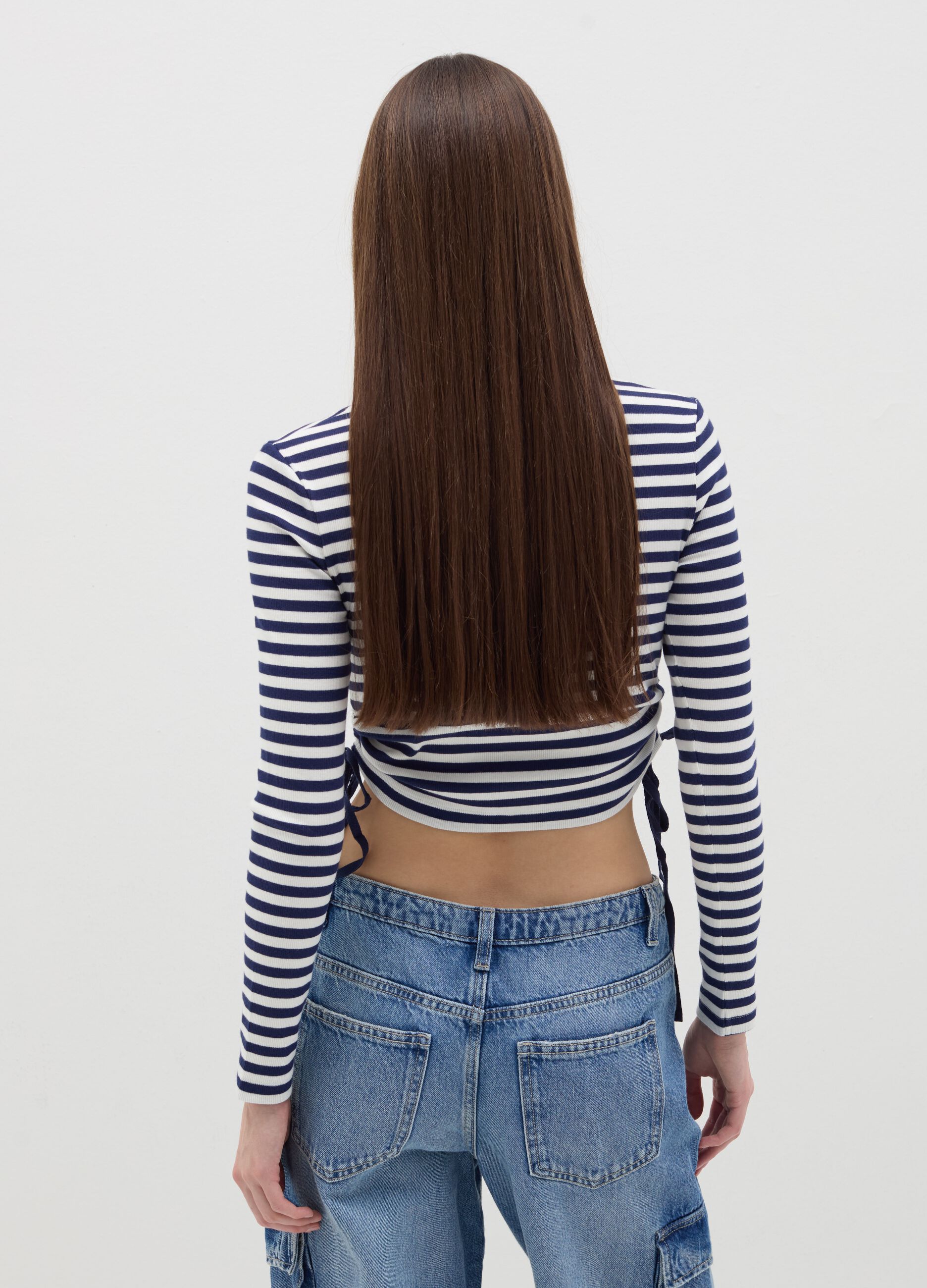 Crop T-shirt with laces