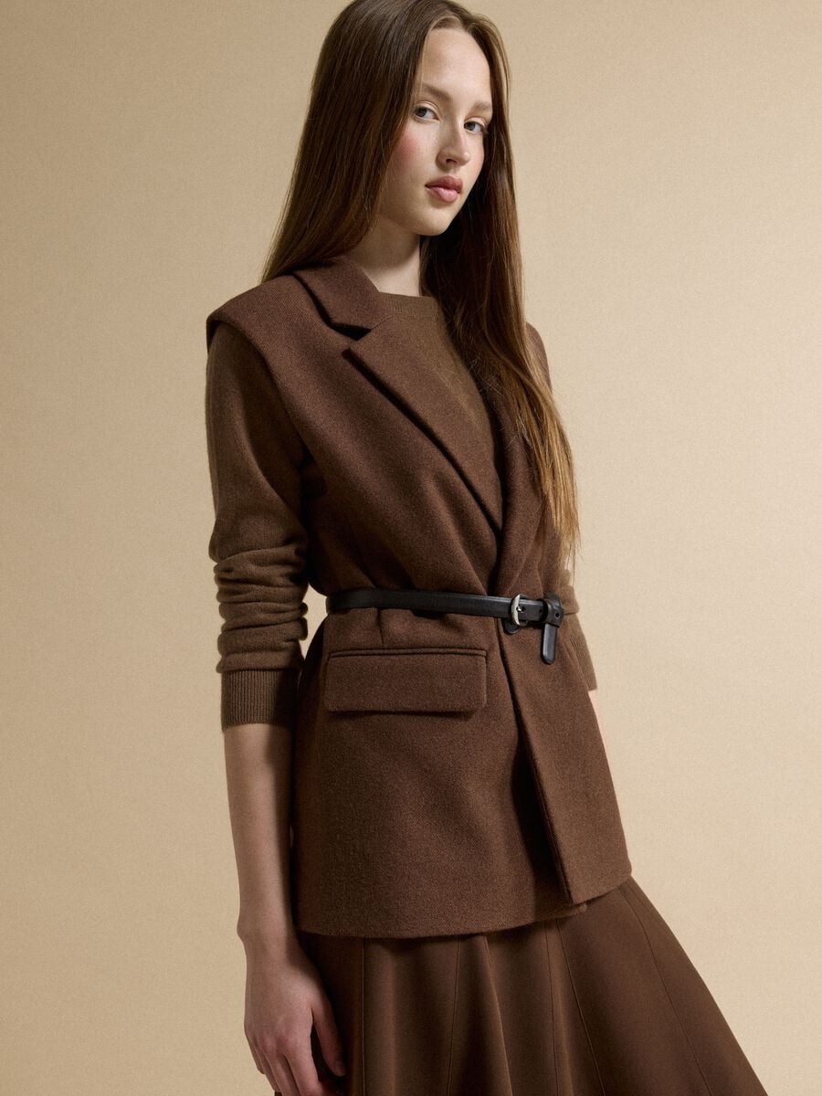 Gilet marrone in misto viscosa con rever classico_0