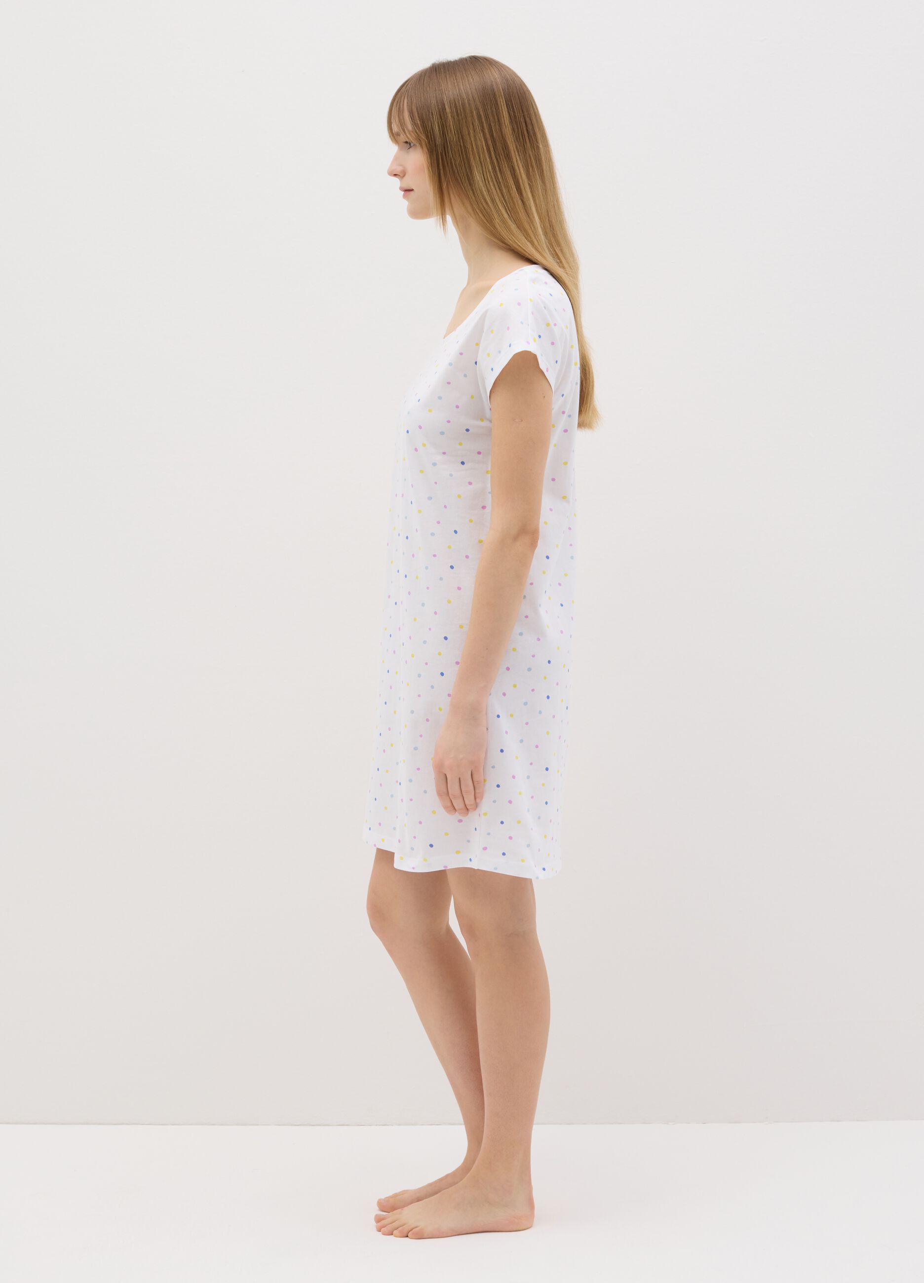 Camicia da notte in cotone bianco con fantasia pois