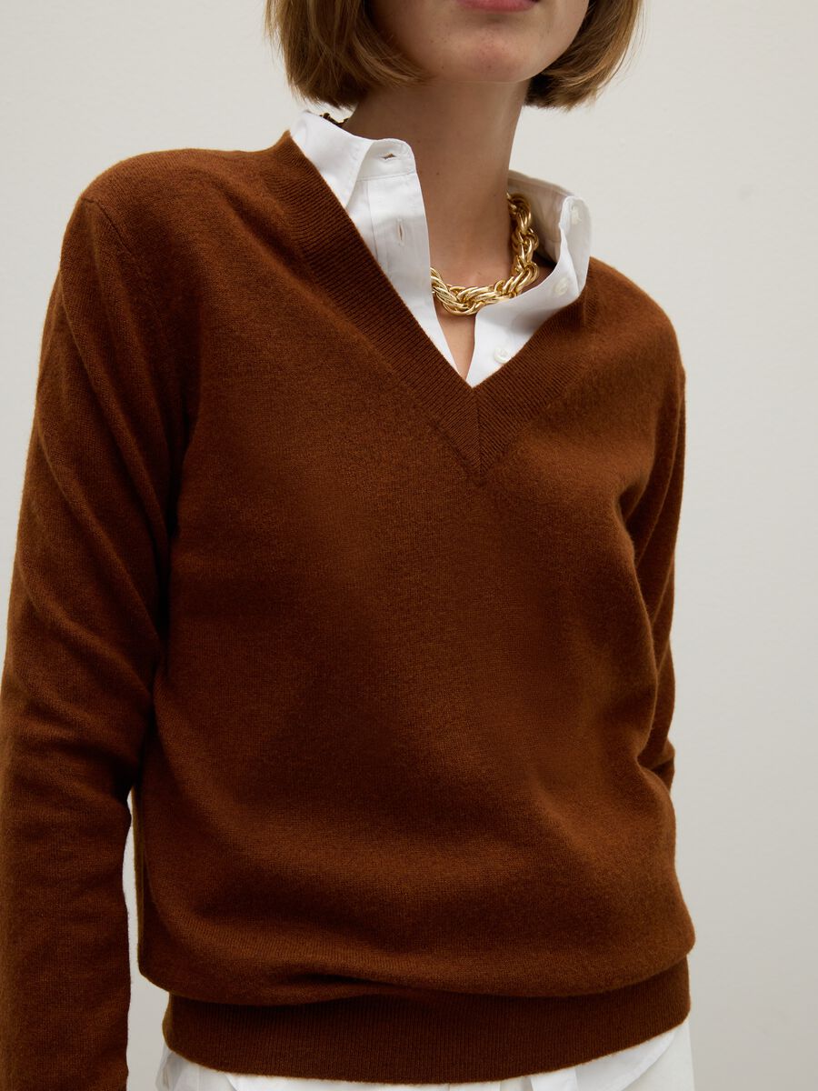 Maglione marrone in puro lana_3