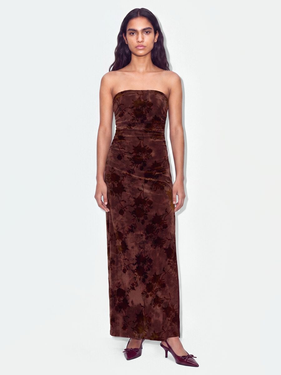 Red long fitted dress in stretch fabric with floral pattern_0