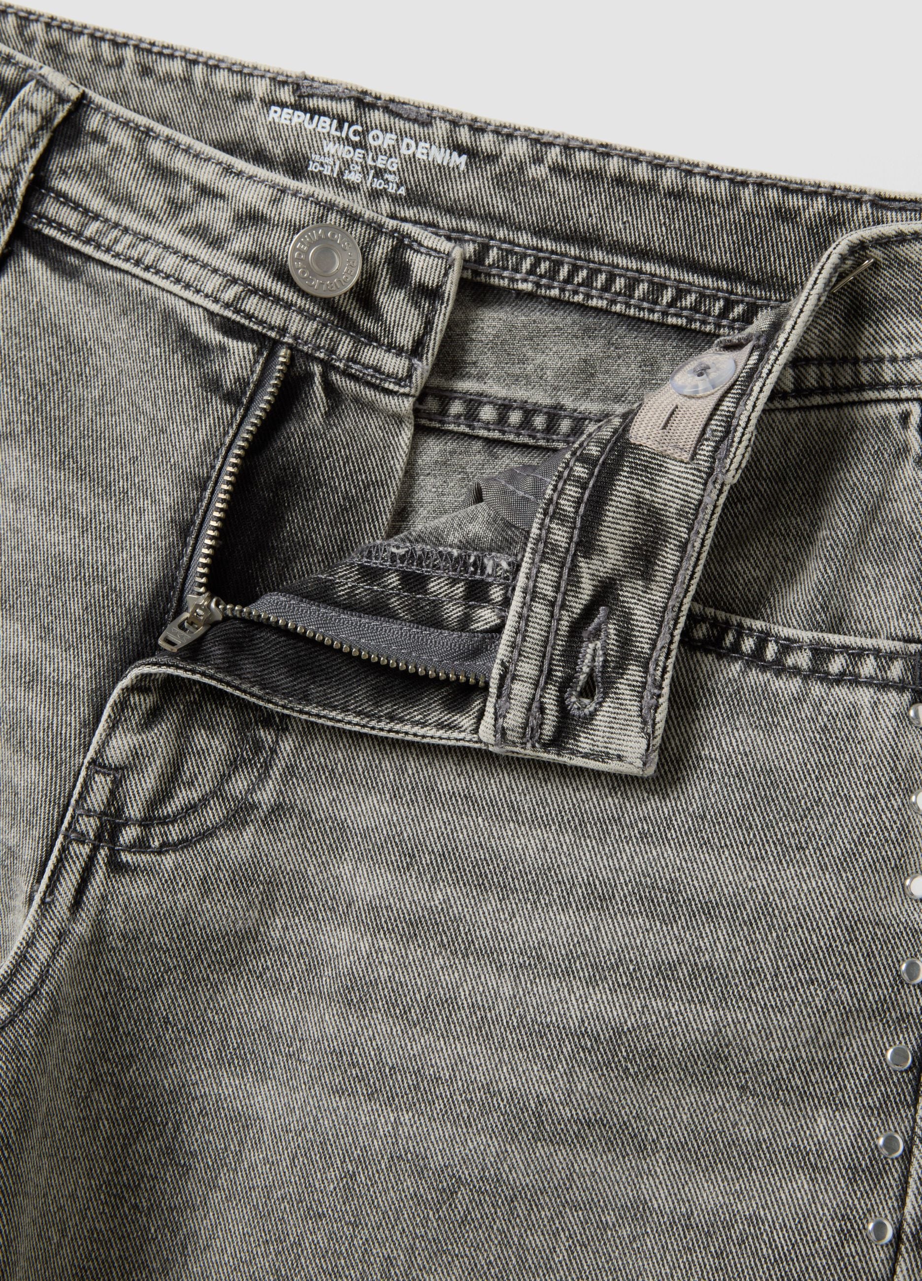 Girls&rsquo; pure cotton wide-leg grey jeans with studs
