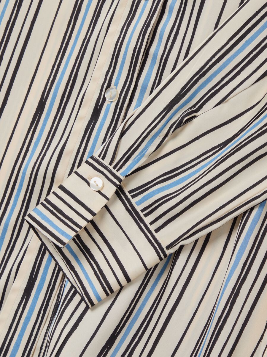 Satin shirt with side splits_5