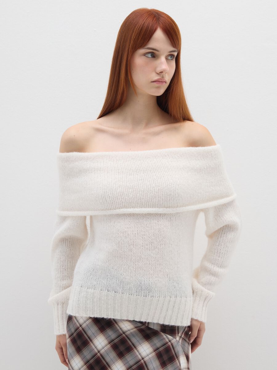 White Boat Neck Pullover_0