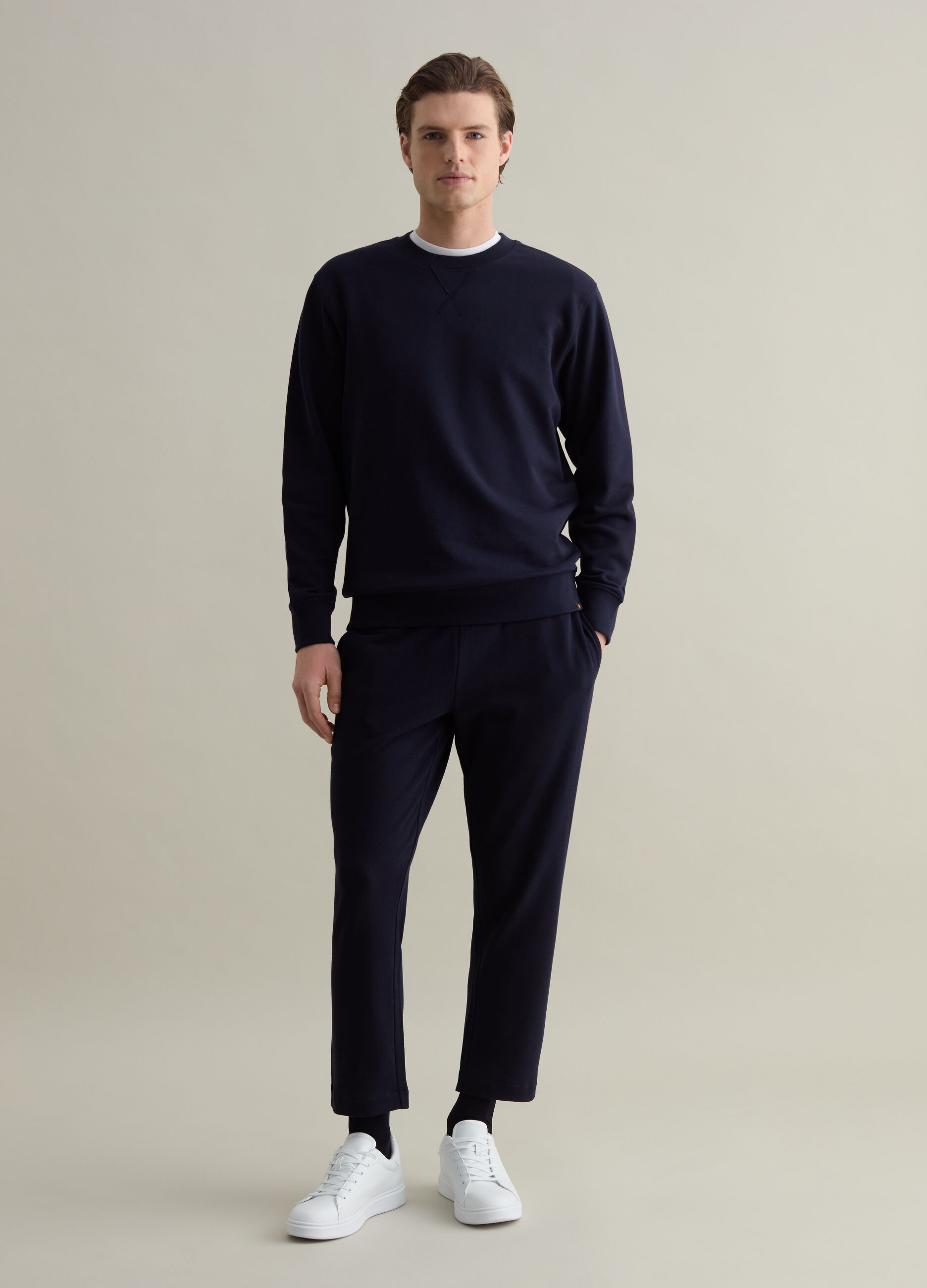 Sweatshirt with round neck and stitched detail