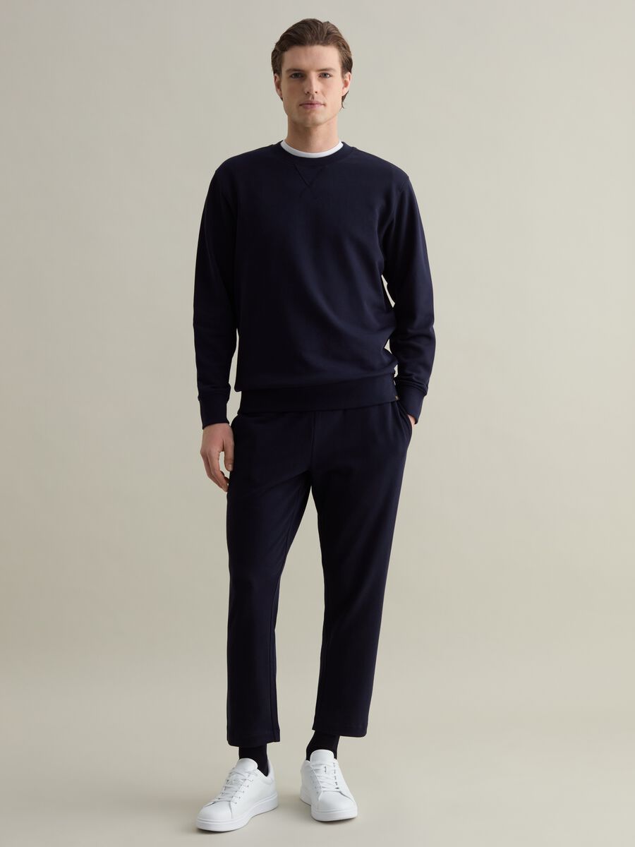 Sweatshirt with round neck and stitched detail_1