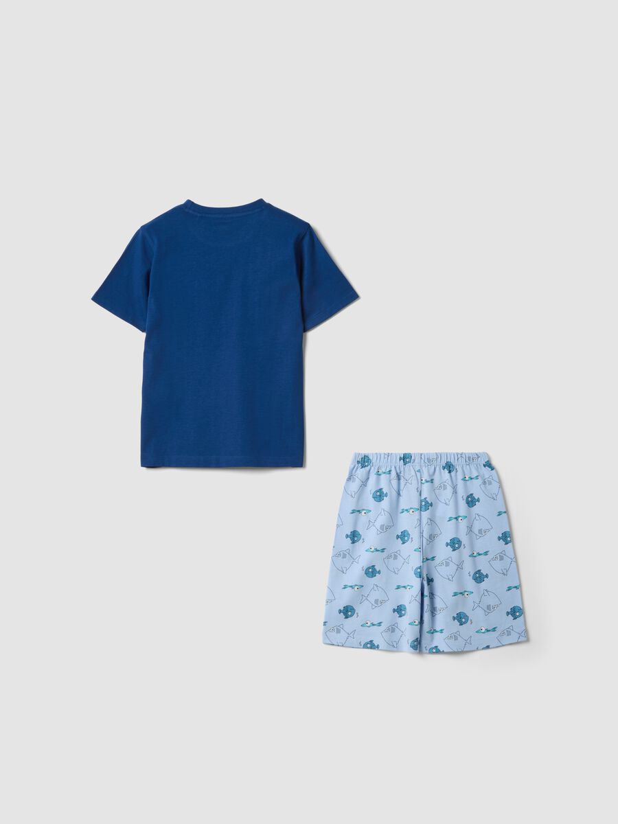 Pigiama corto in puro cotone multicolor da bambino con pesci_1