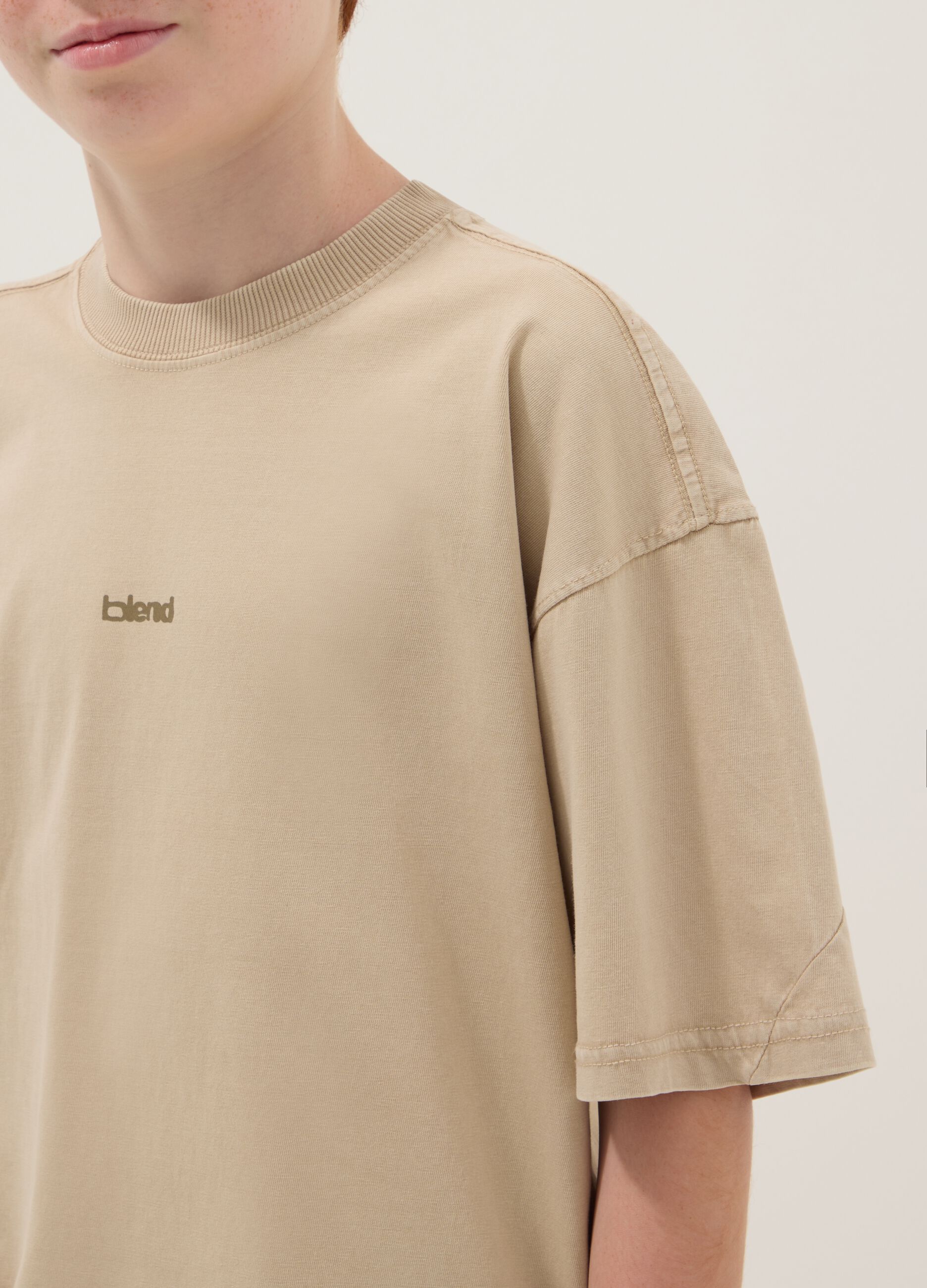 Beige pure cotton short-sleeve boys&rsquo; T-shirt, oversized fit