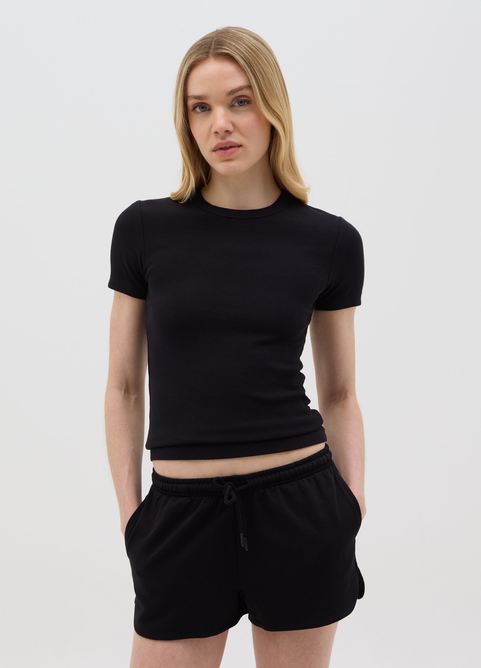 T-shirt da donna in cotone elasticizzato nero regular fit