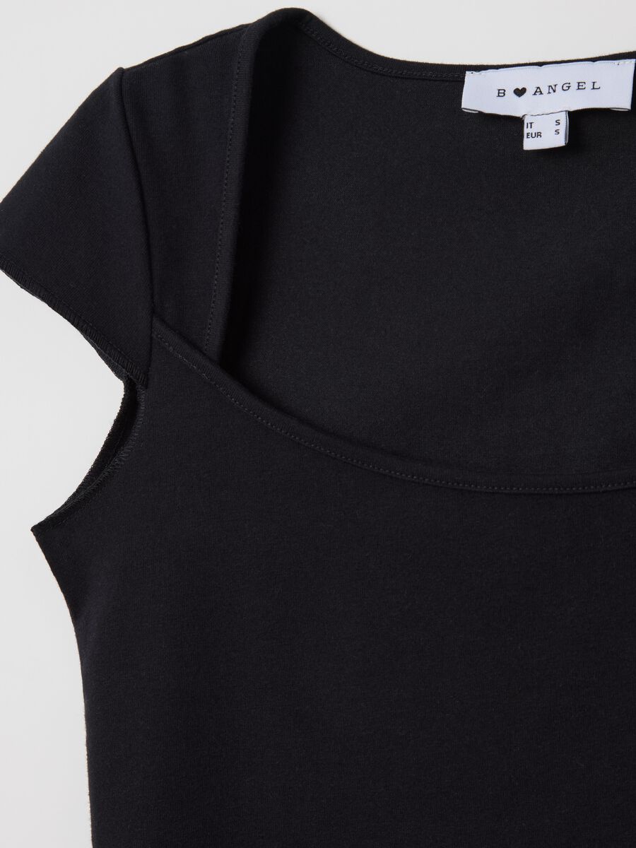 Women’s fitted black T-shirt in stretch cotton with square neckline_5