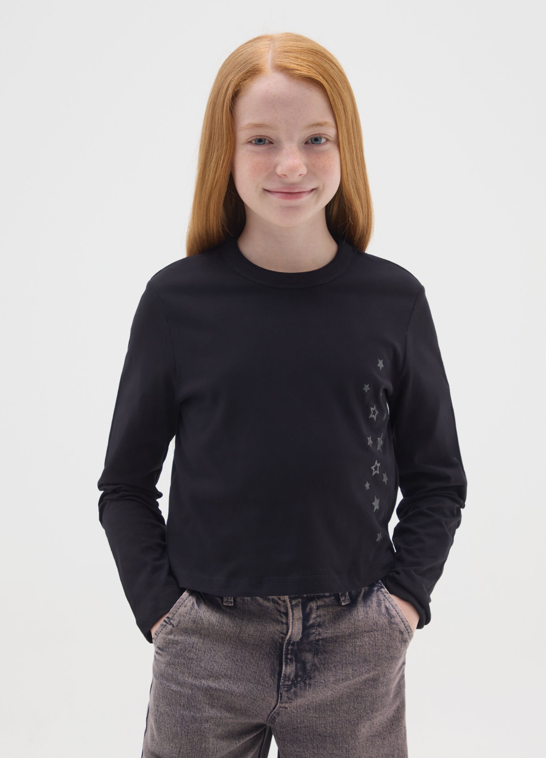 Girls' regular fit pure cotton black t-shirt with star print