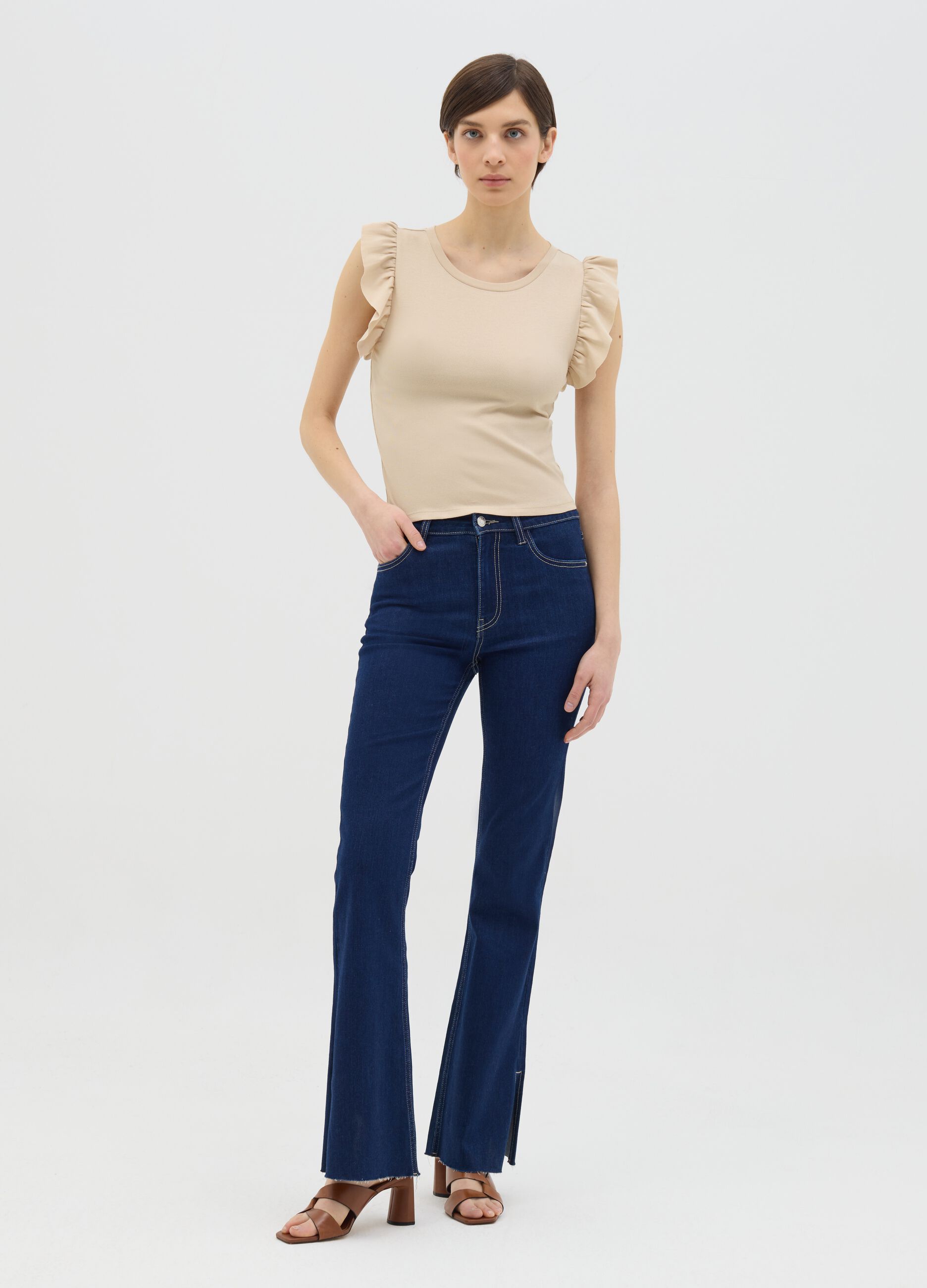 Beige cotton tee with ruched sleeves