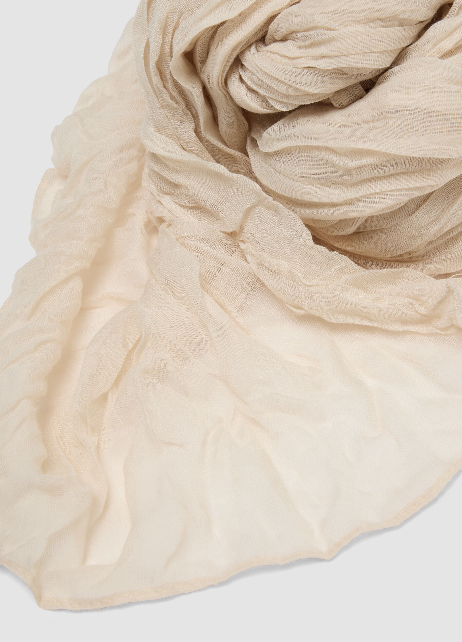 Sciarpa beige effetto stropicciato semitrasparente