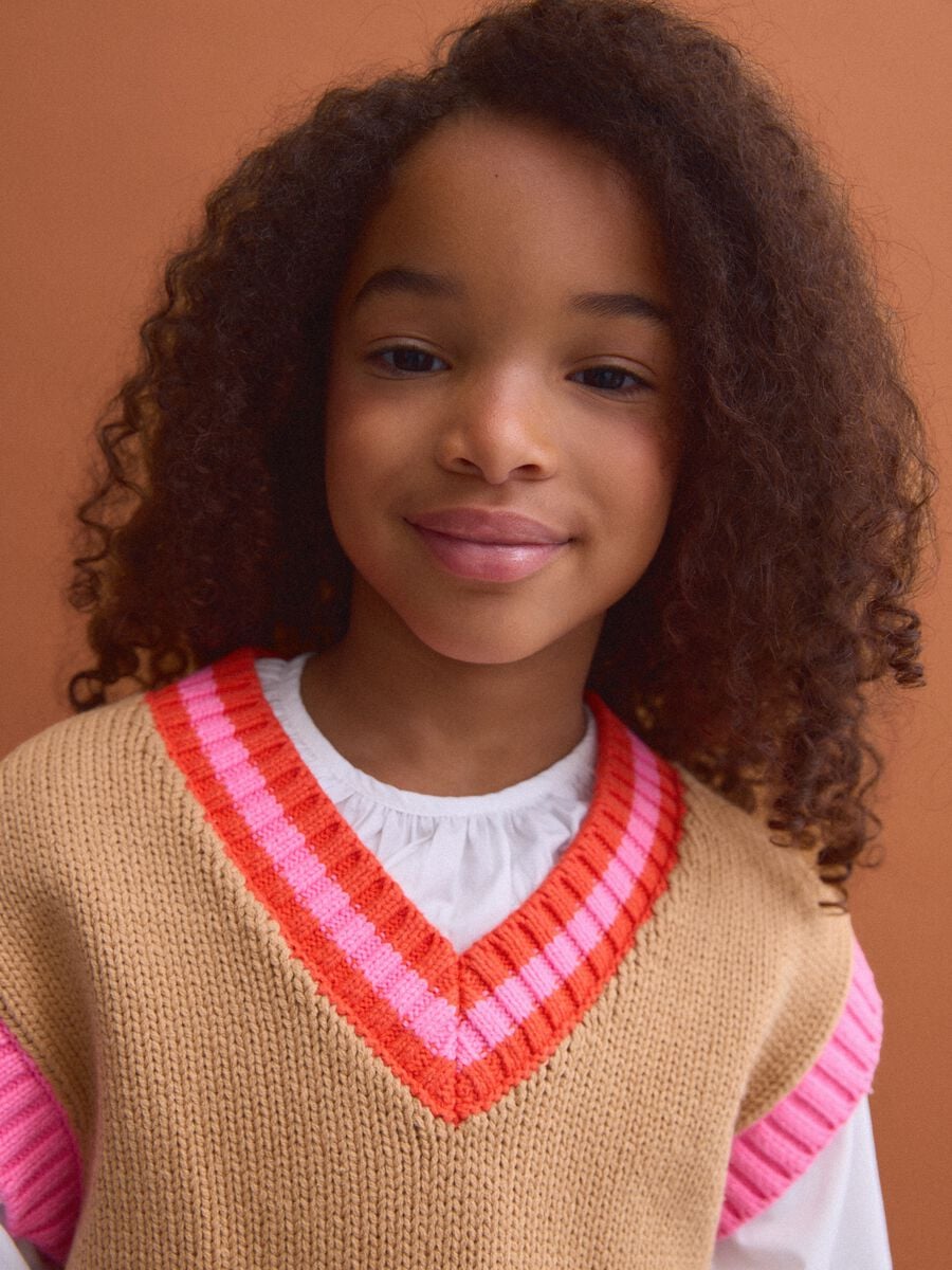 Brown cotton-blend V-neck gilet with contrast trim for girls_0