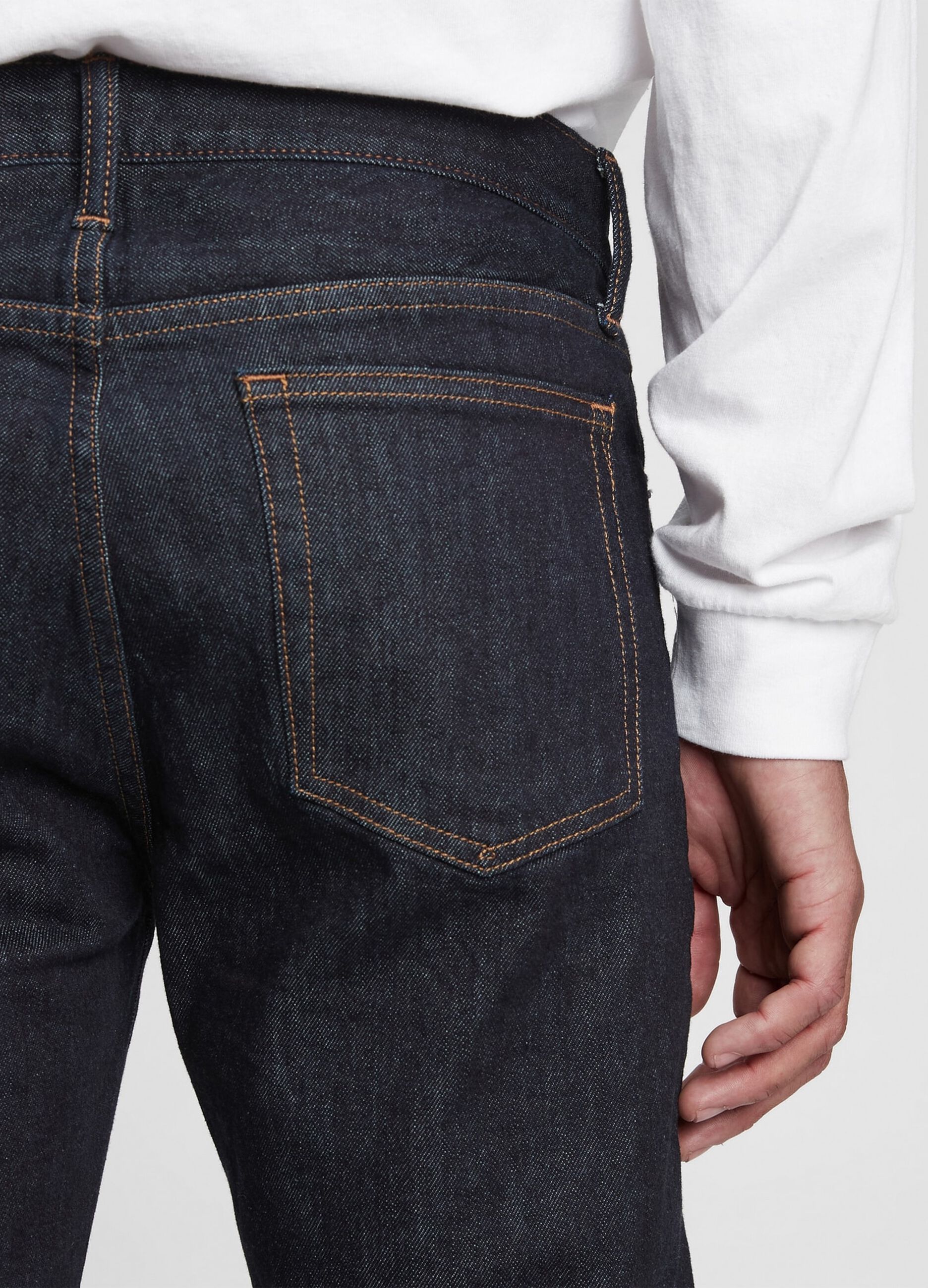 Slim-fit jeans with five pockets