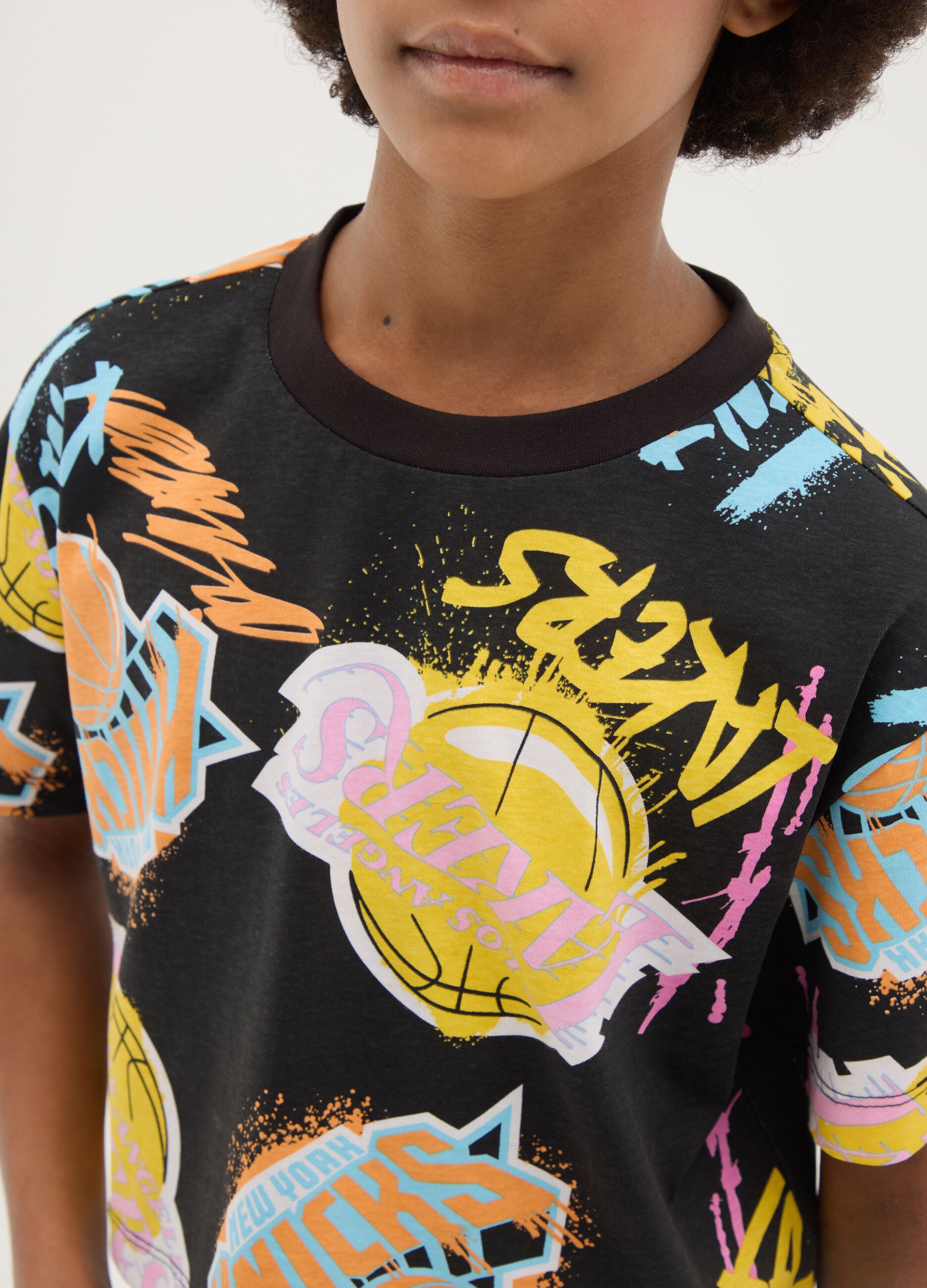 Multicolour girls' pure cotton regular fit T-shirt with lively print