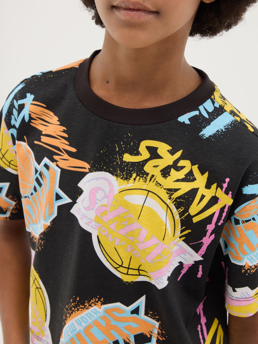 T-shirt da ragazze in puro cotone multicolor regular fit con stampa vivace_1