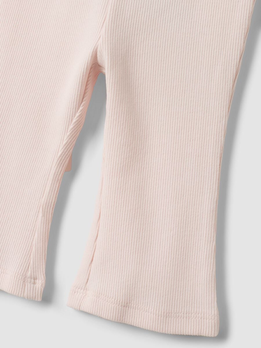 Leggings flare fit rosa a costine svasati in cotone organico per neonata_3