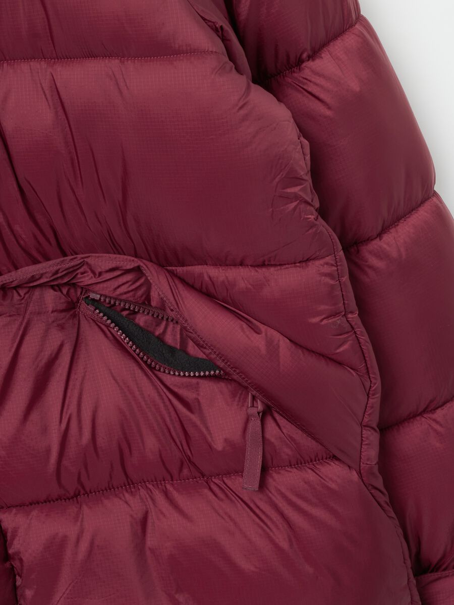 Piumino The Iconic Puffer bordeaux con cappuccio regolabile_6