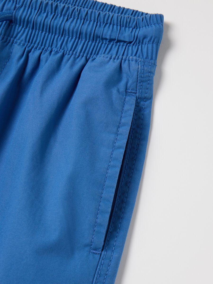 Light blue shorts in cotton with drawstring_3