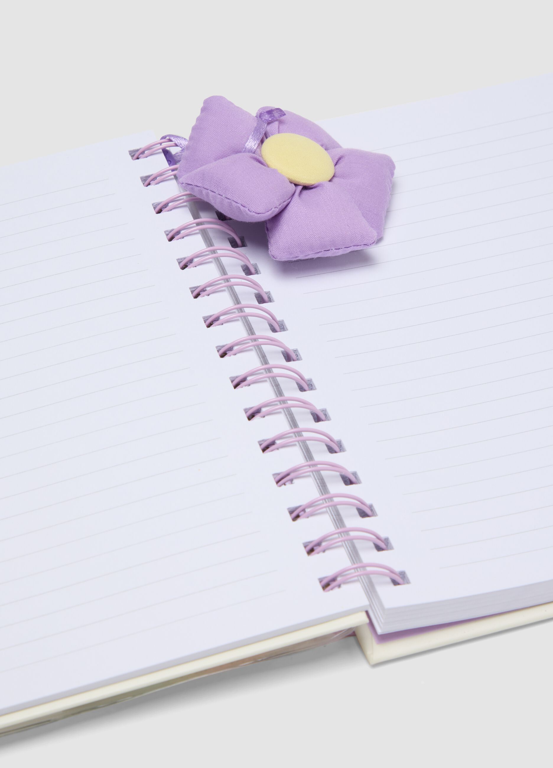 Multicolour stationery set with decorated notepad
