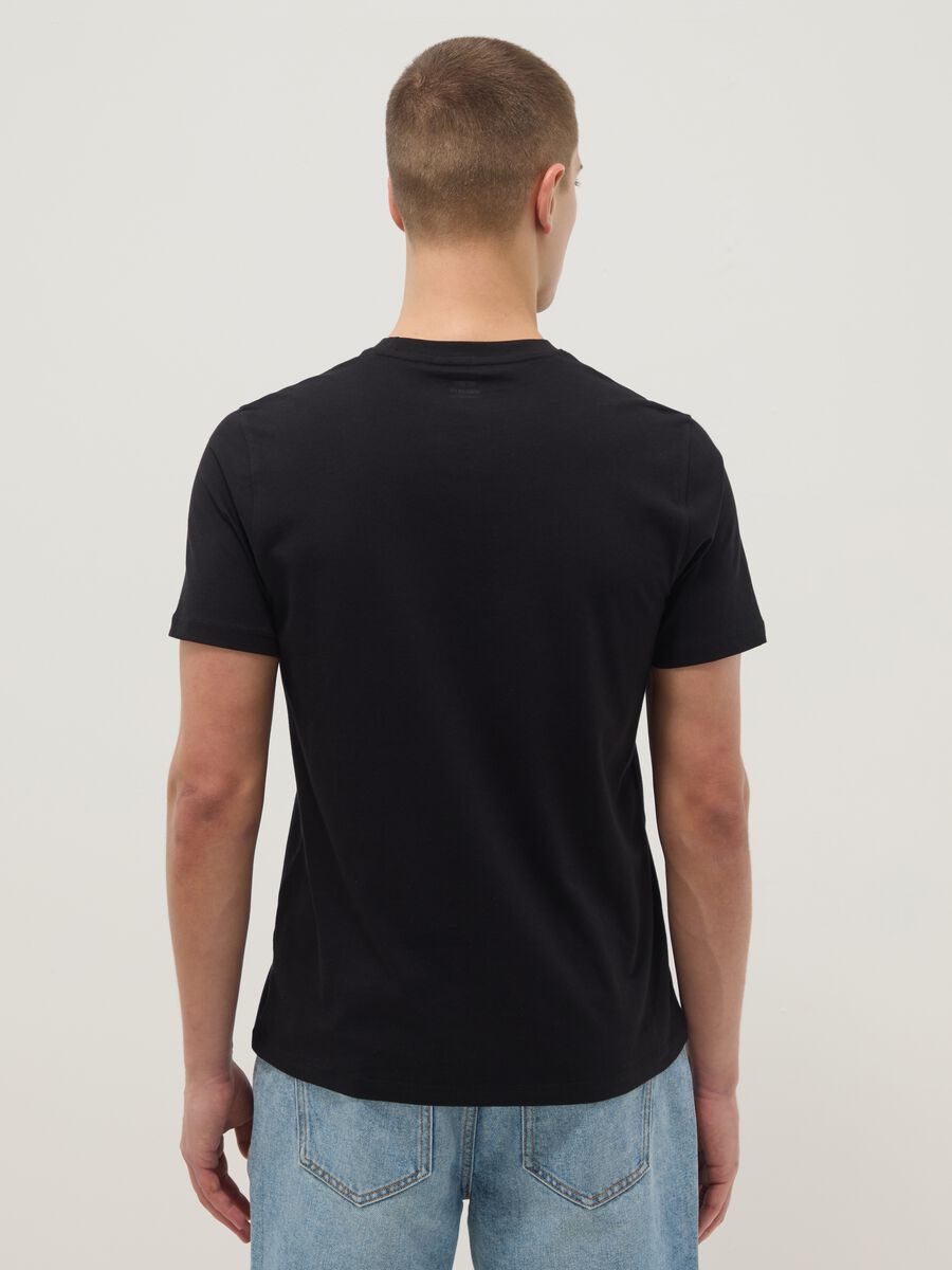 Black pure cotton regular fit V-neck t-shirt_3