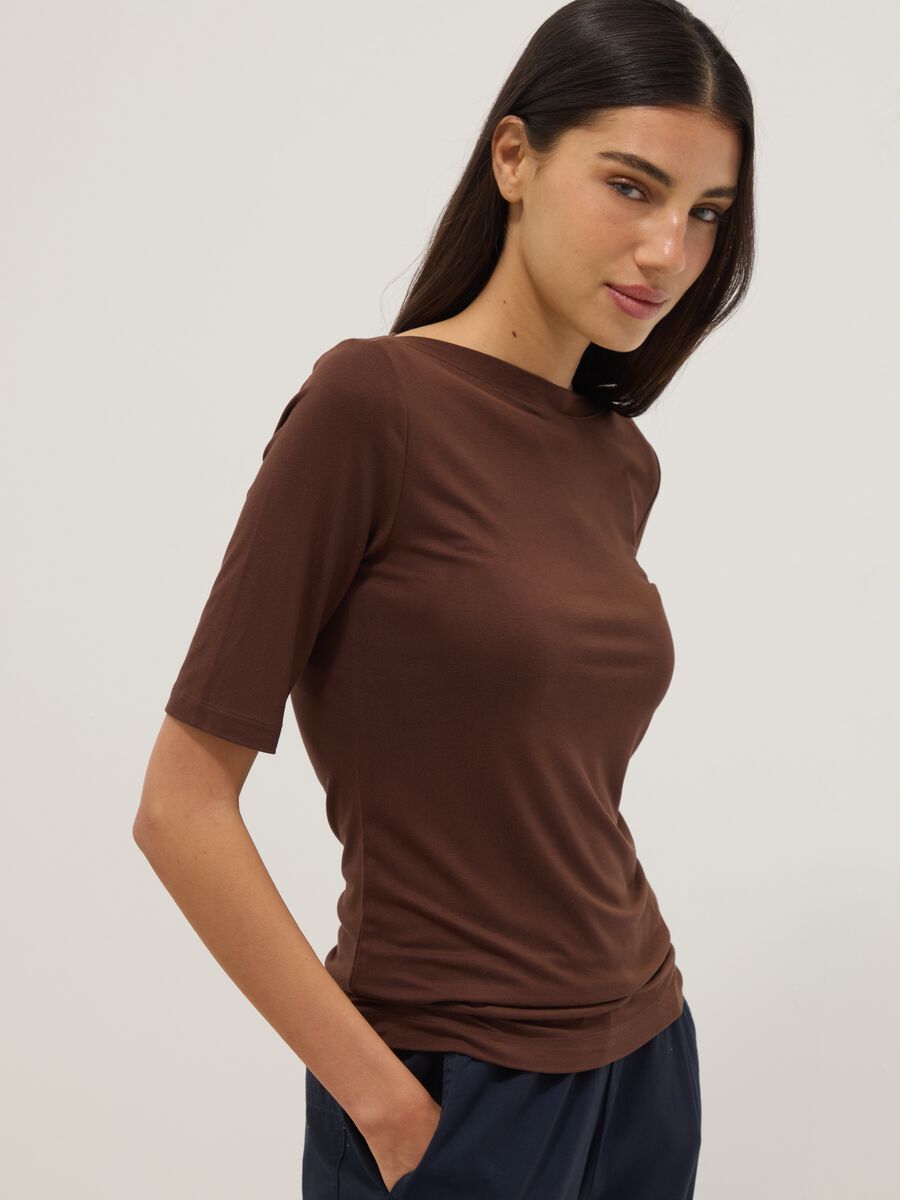 Brown stretch viscose t-shirt regular fit with boat neckline_0
