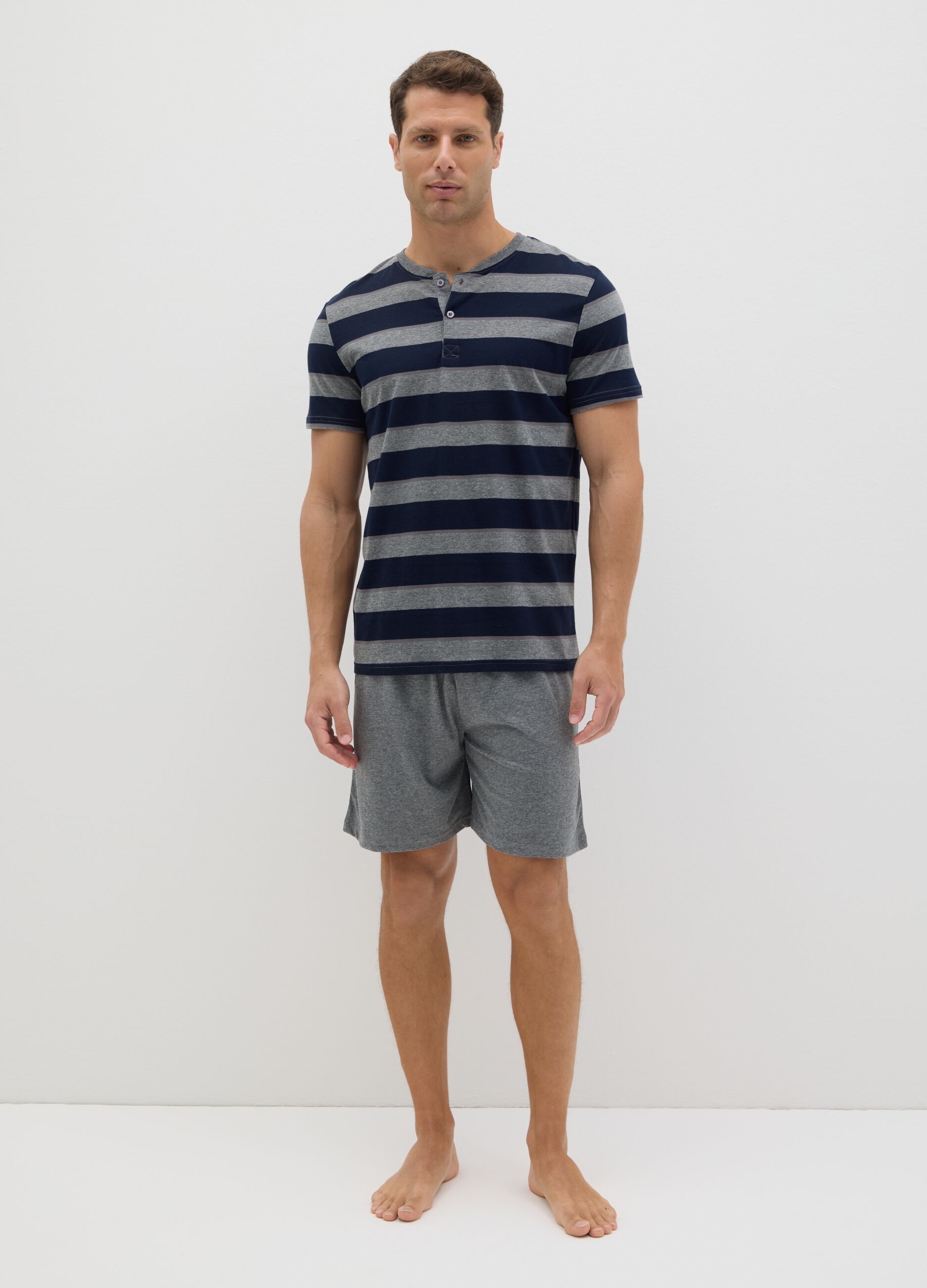 Short blue and grey pyjamas in cotton with striped pattern