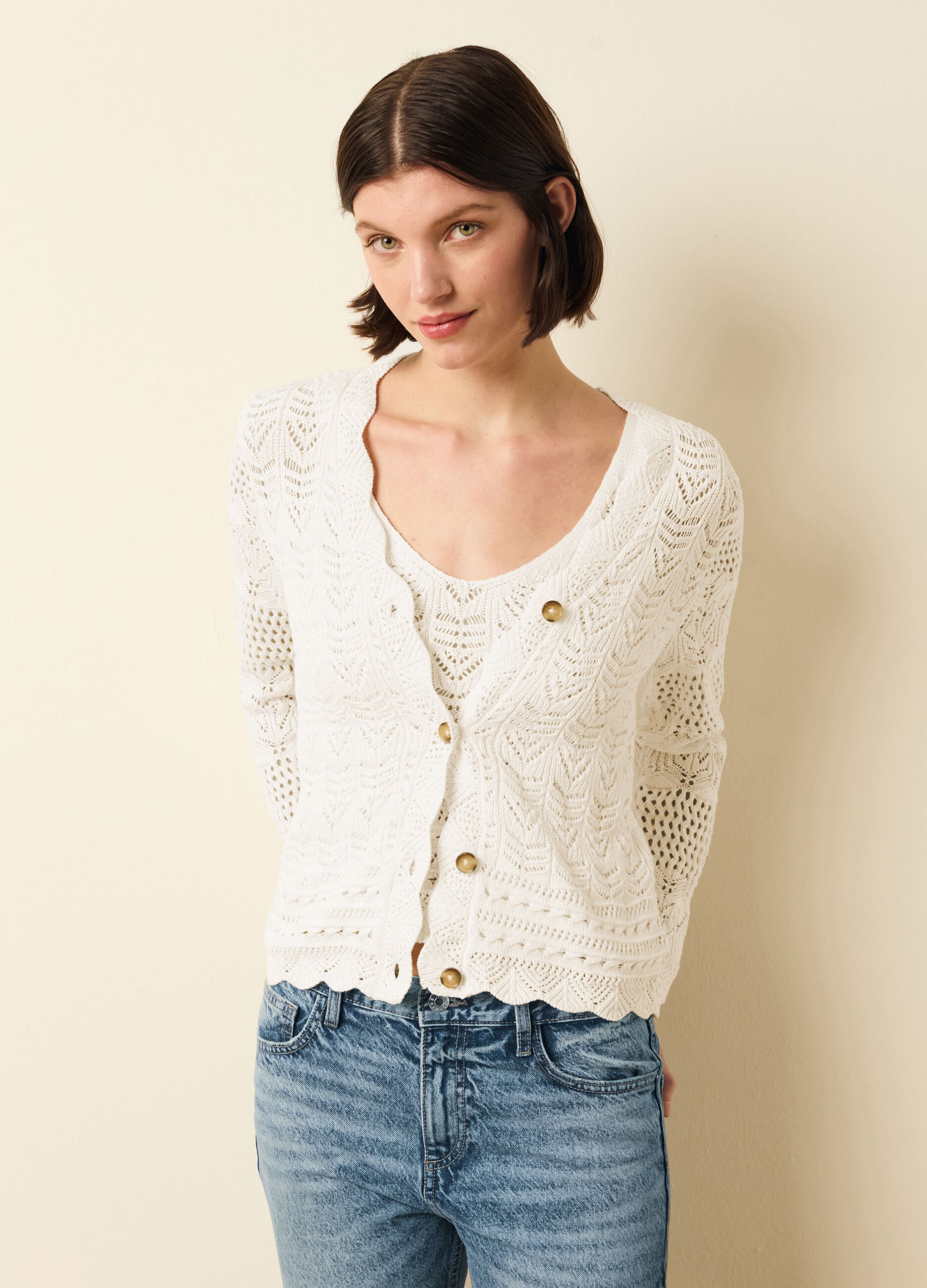 Cardigan crochet con scollo a V