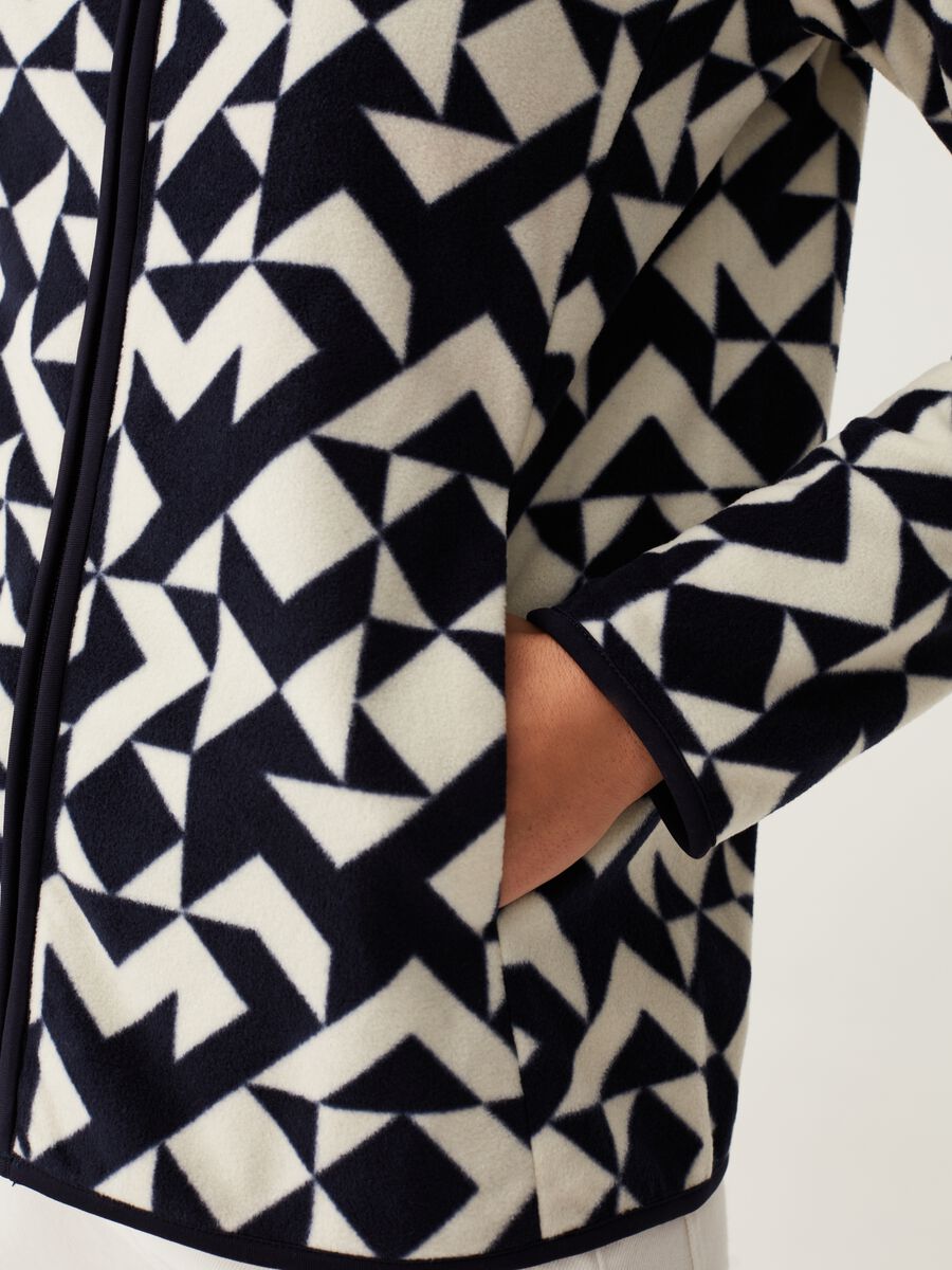 Full-zip in pile con cappuccio e stampa_3