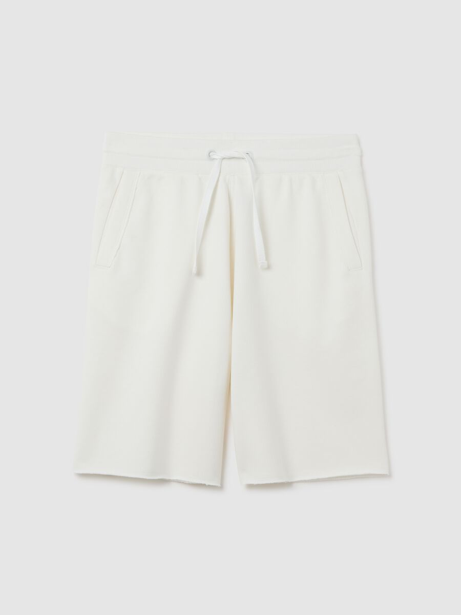 Men's white cotton bermuda shorts - regular fit_4