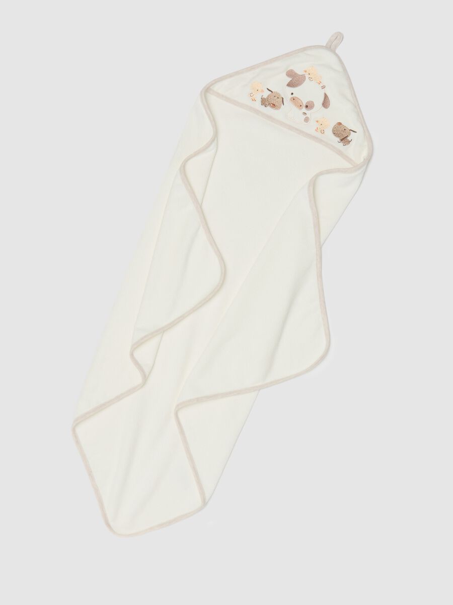 Bathrobe embroidered with farm animals_1