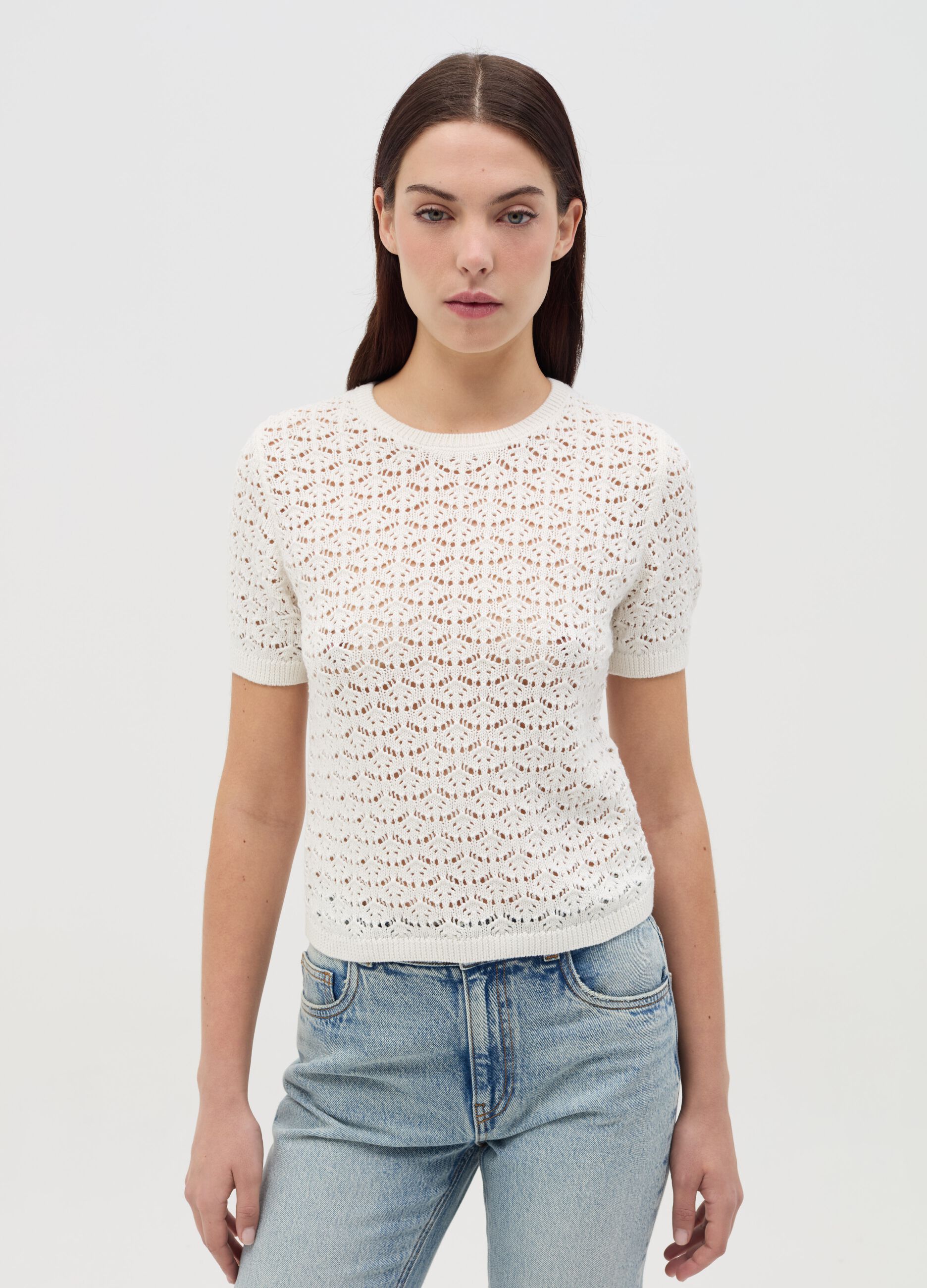Crochet top with short sleeves