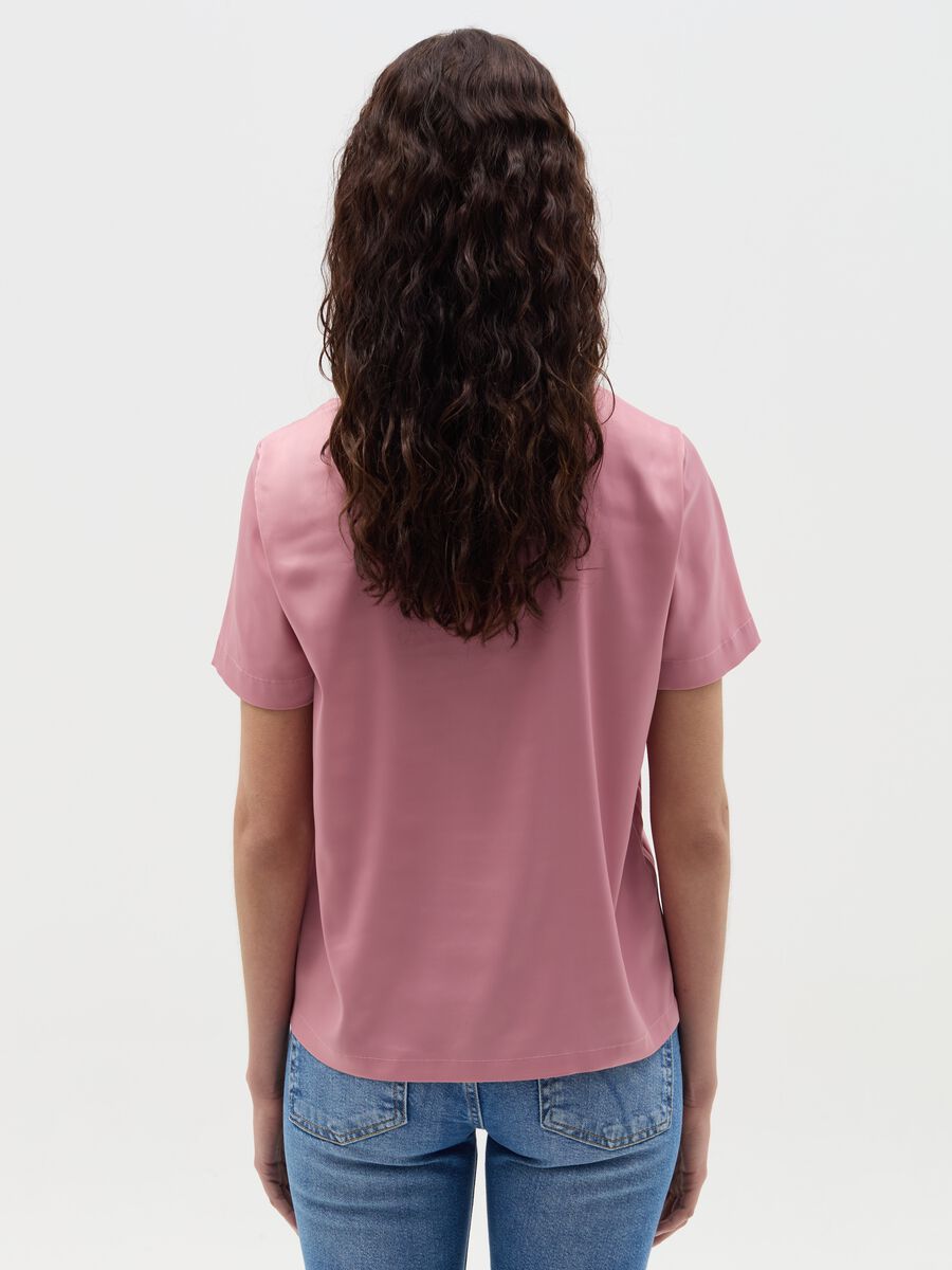 Short-sleeved blouse in satin_3