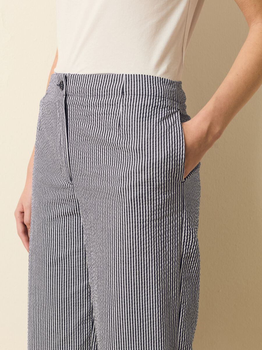 Wide-leg trousers with thin stripes_3