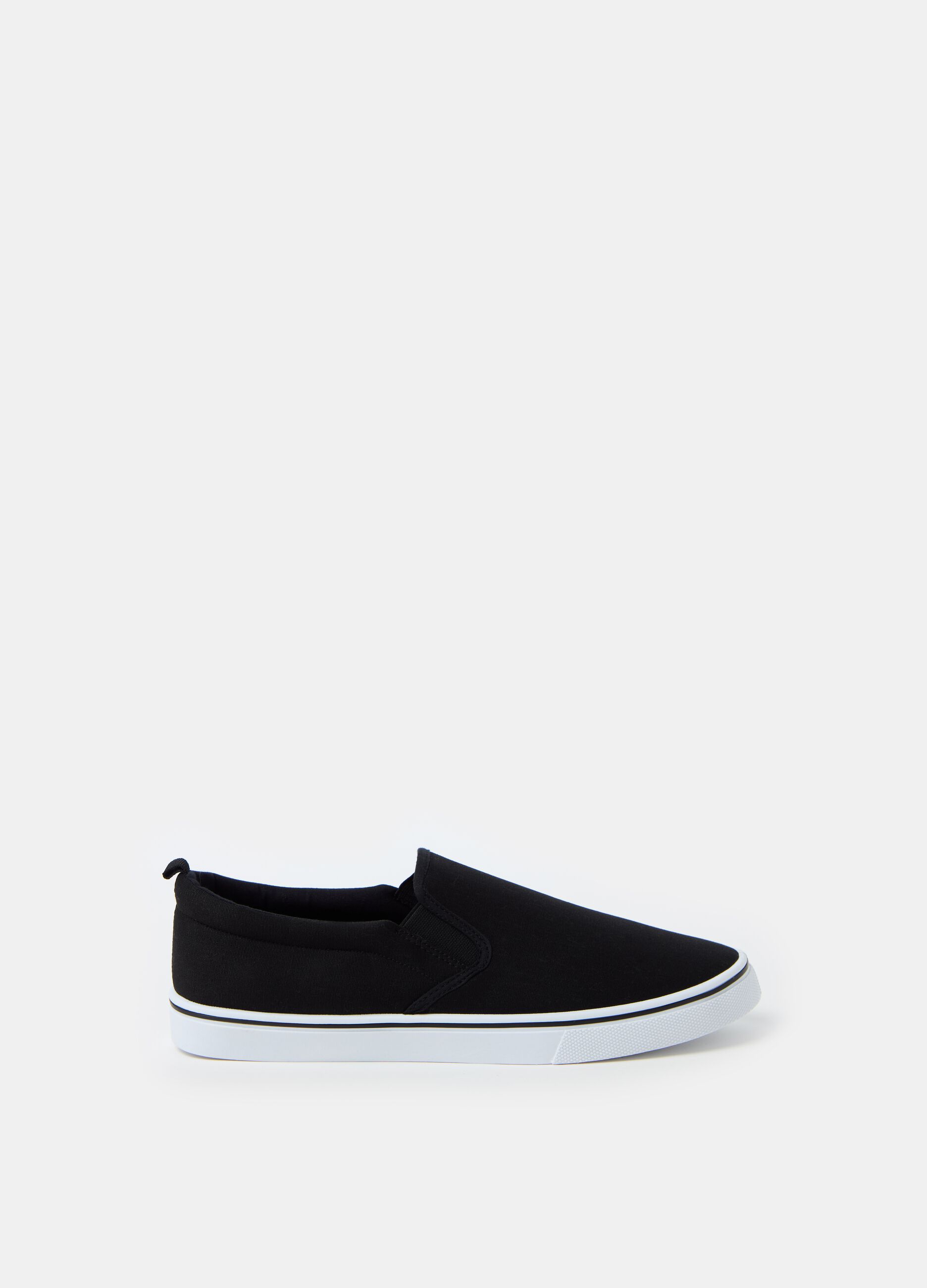 Solid colour cotton slip-ons