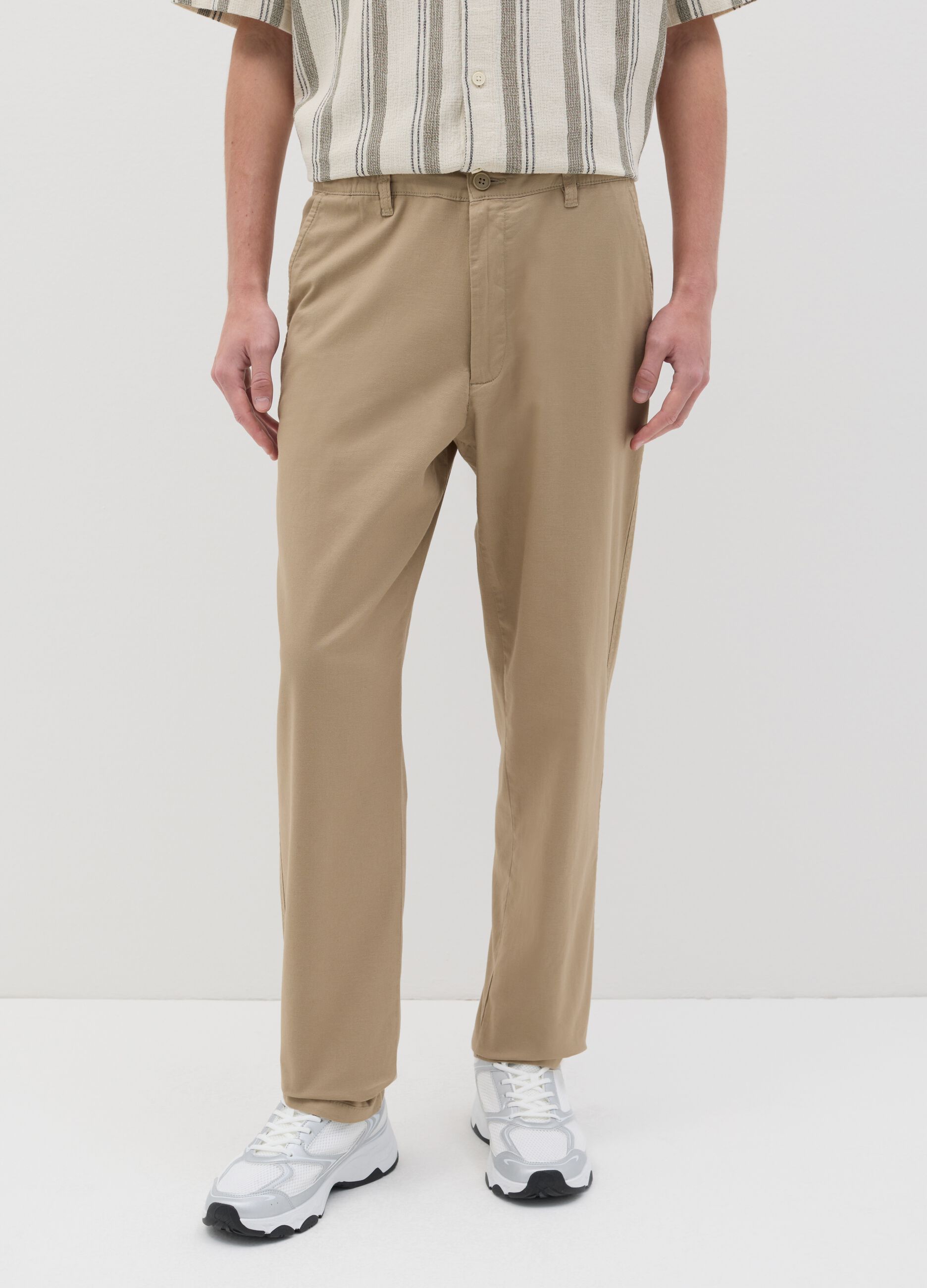Pantalone relaxed fit in viscosa e lino beige