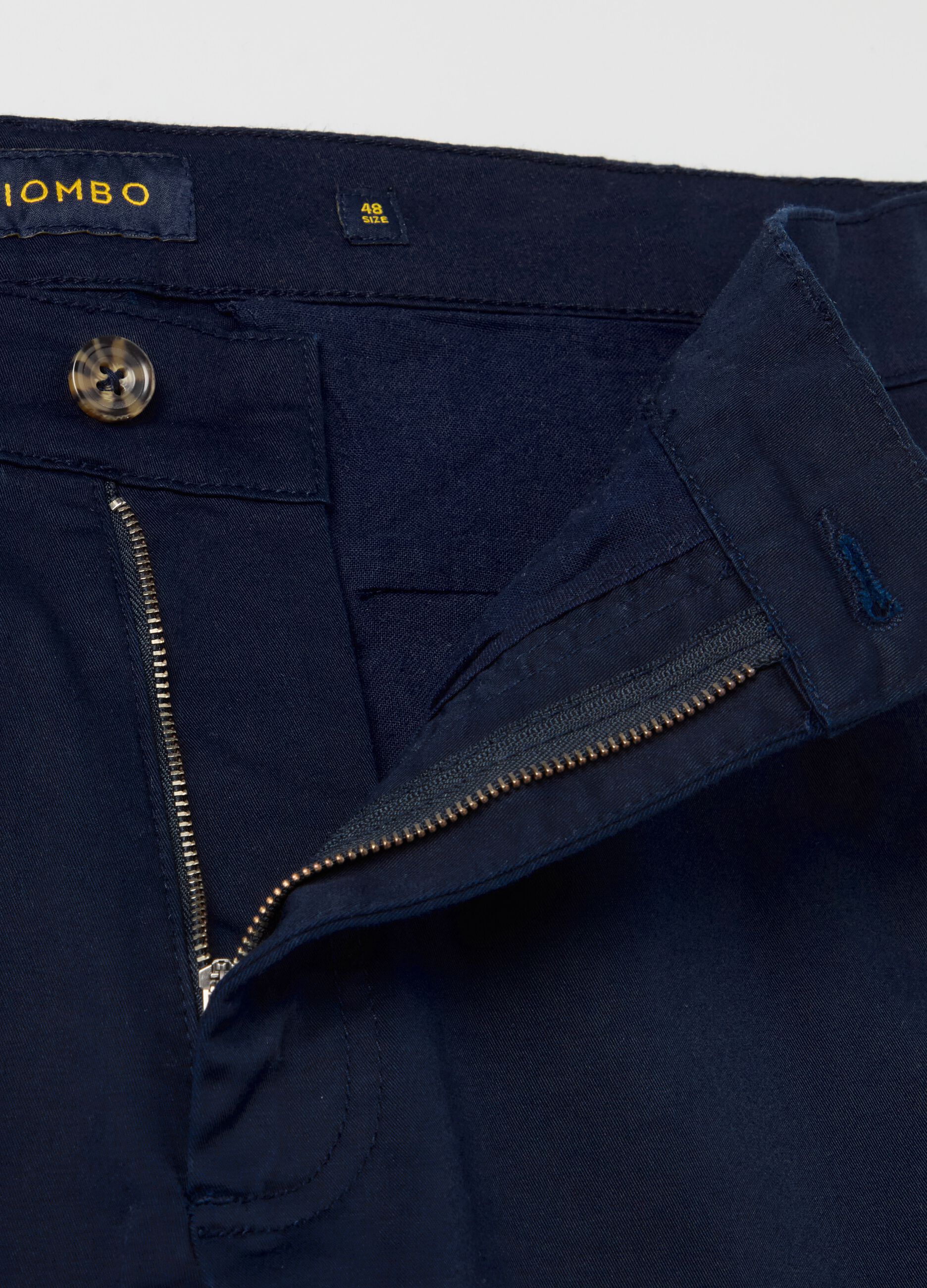 Slim-fit chinos in stretch twill