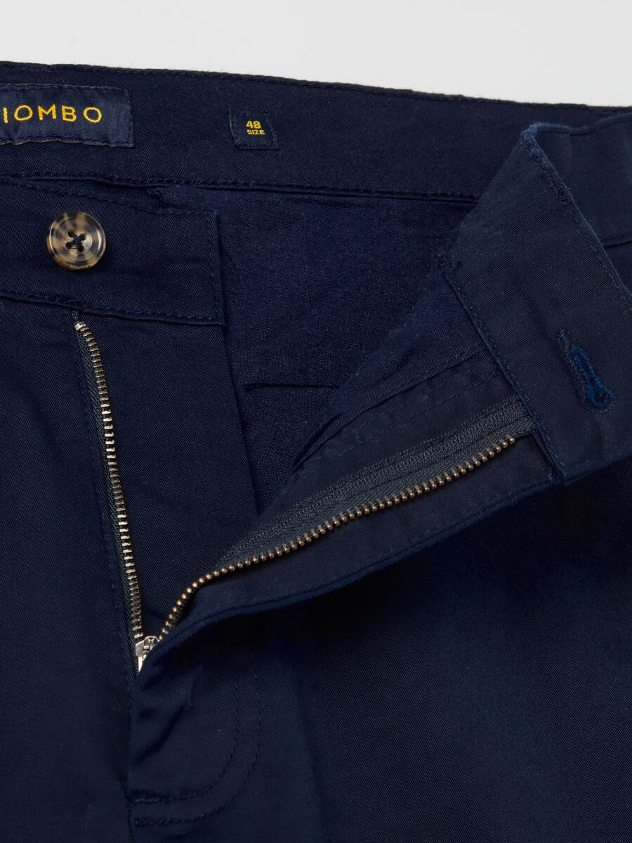 Slim-fit chinos in stretch twill_5