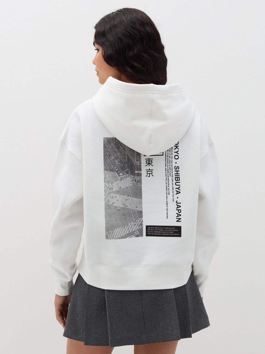 Oversized sweatshirt with hood and print_2