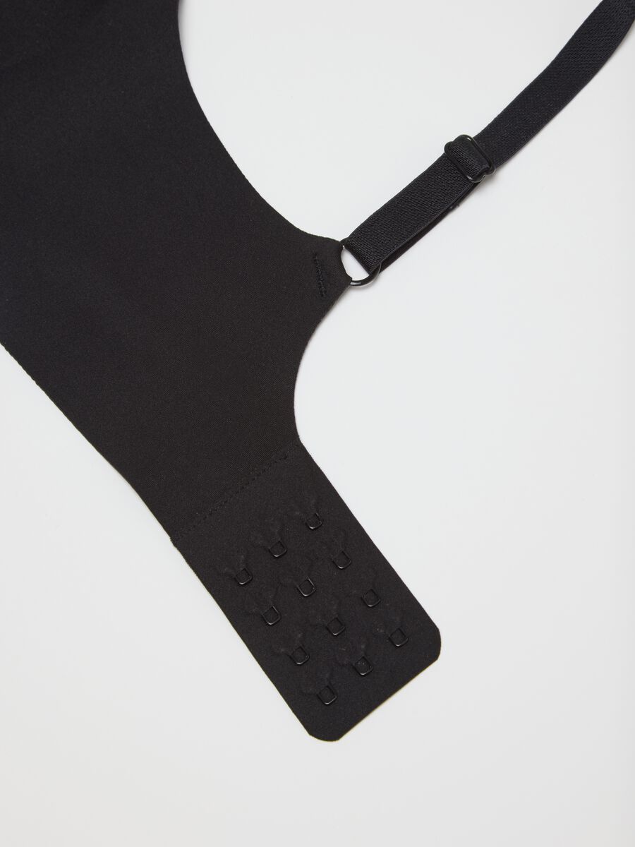 Black Seamless Bra with Removable Padding_5