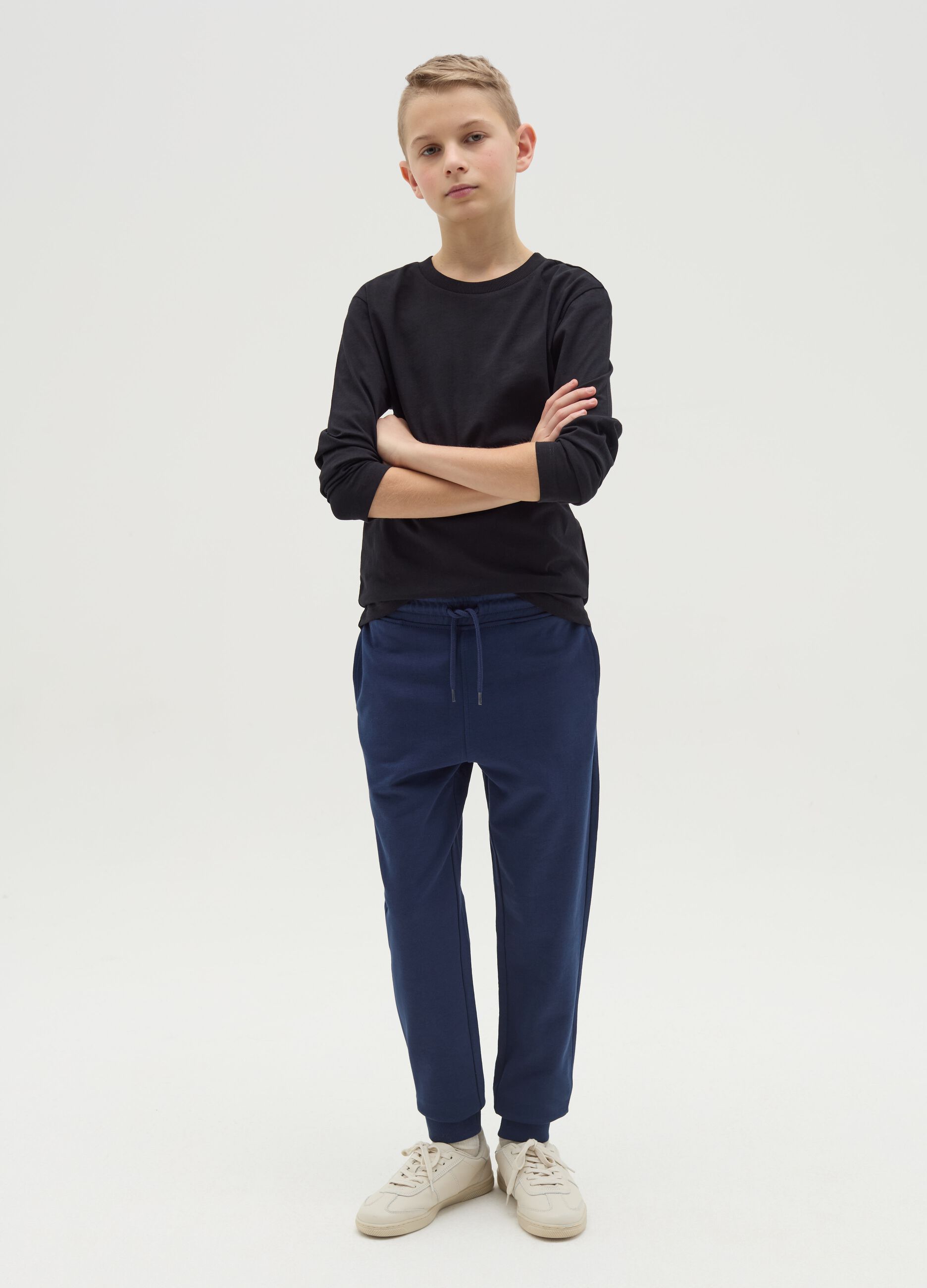 Slim-fit joggers with drawstring